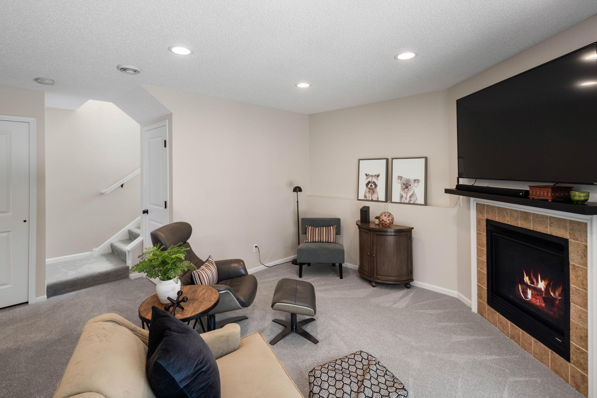 15366 Foster Drive N