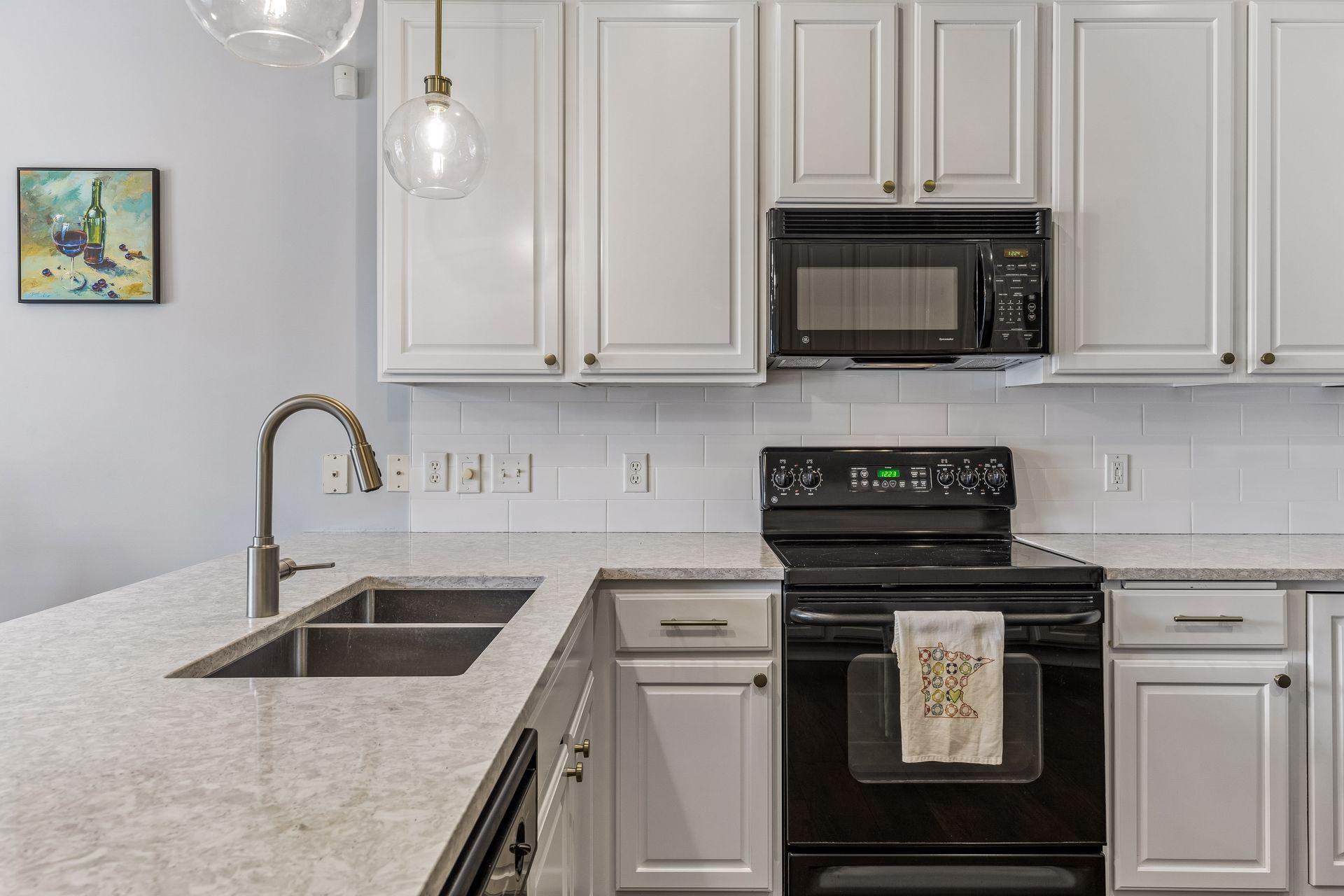 5035 Garland Lane N Unit: 5035E