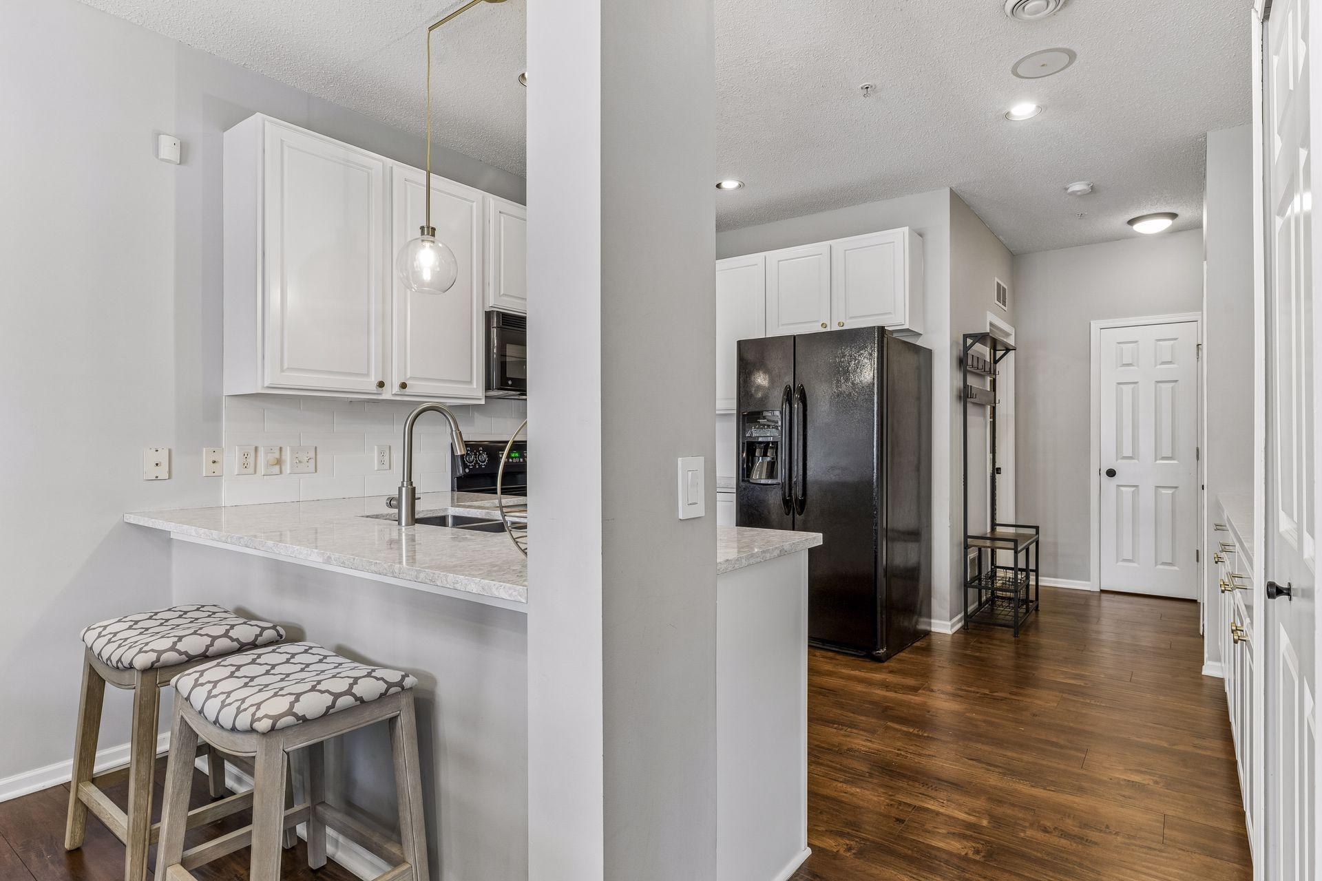 5035 Garland Lane N Unit: 5035E