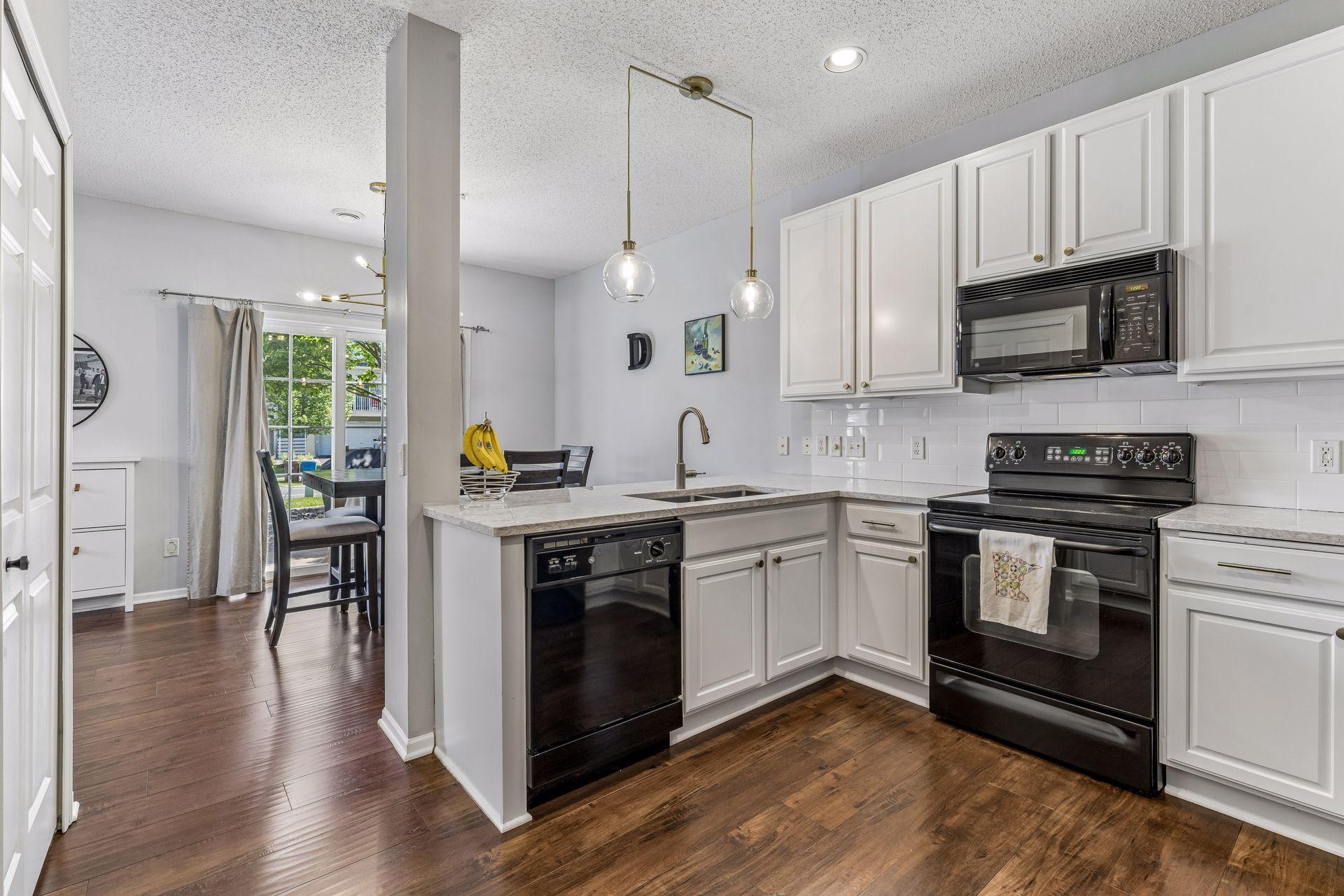 5035 Garland Lane N Unit: 5035E