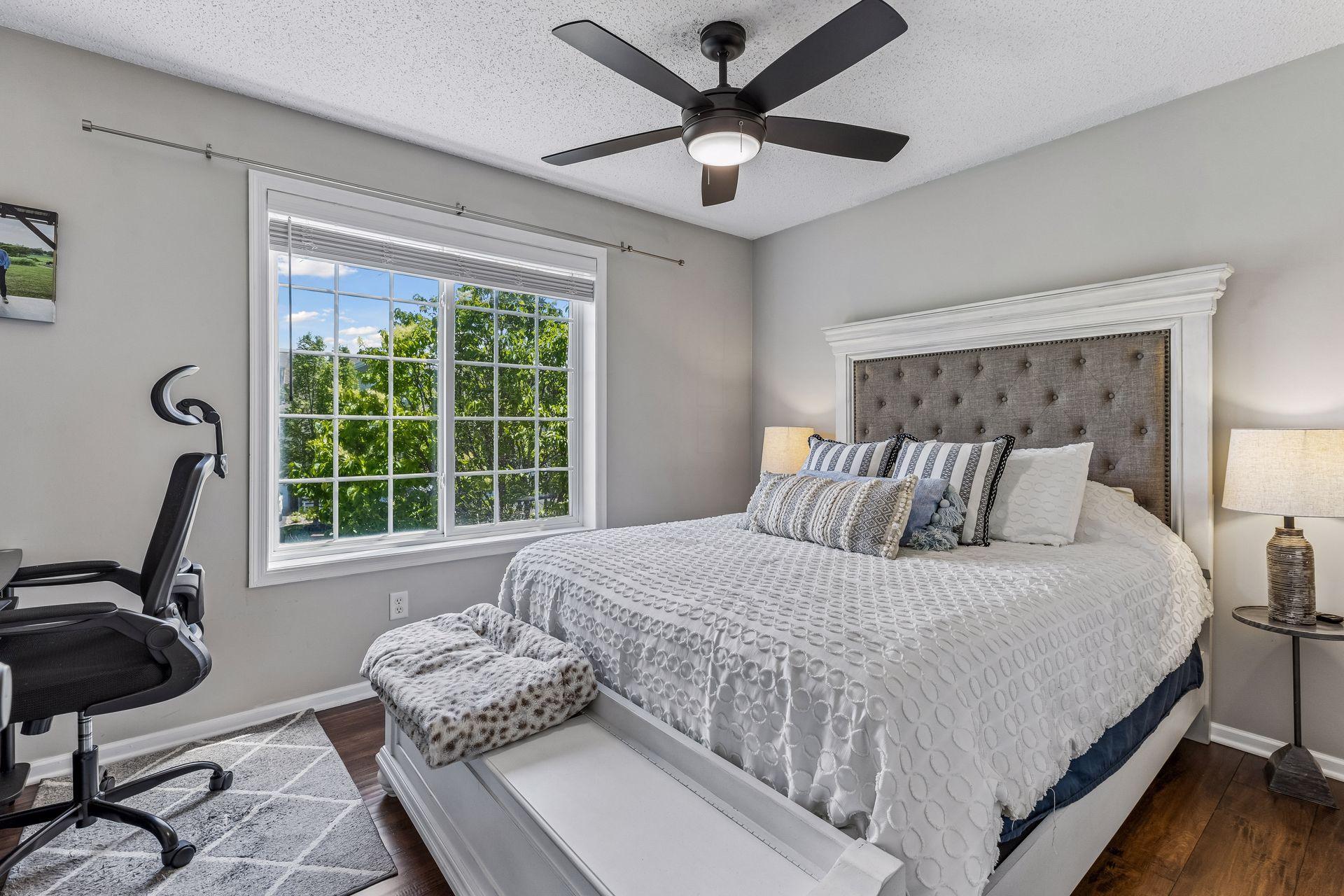 5035 Garland Lane N Unit: 5035E