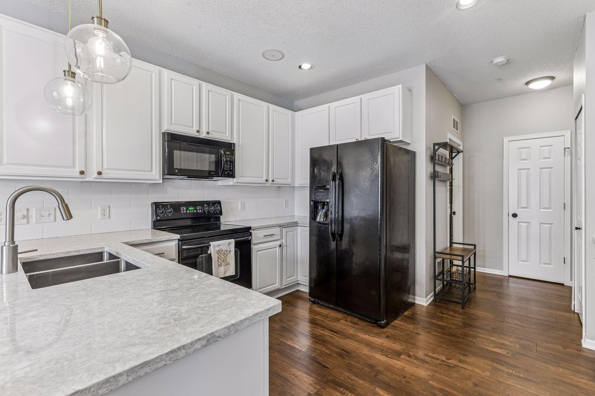 5035 Garland Lane N Unit: 5035E