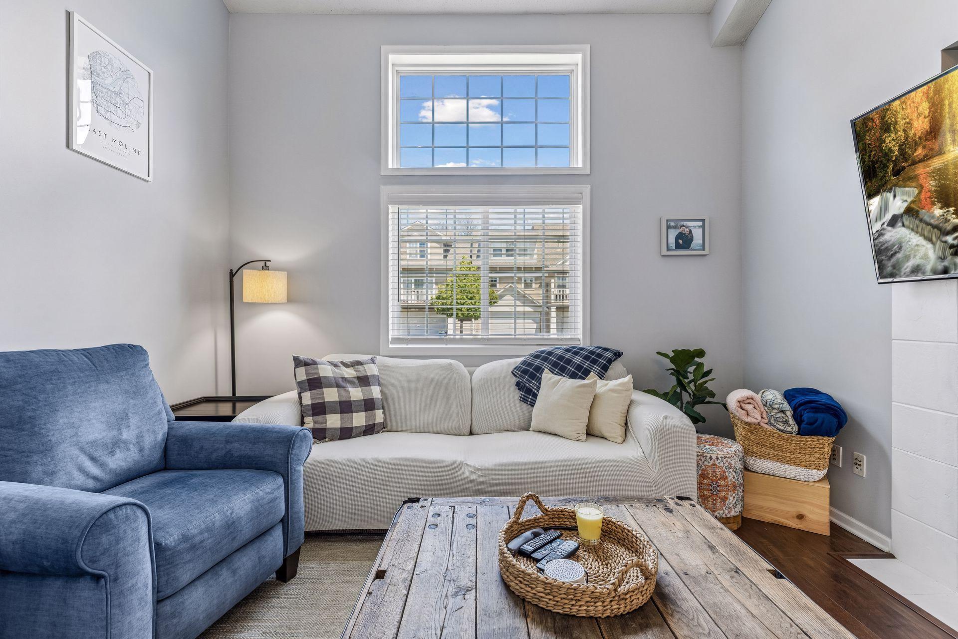 5035 Garland Lane N Unit: 5035E
