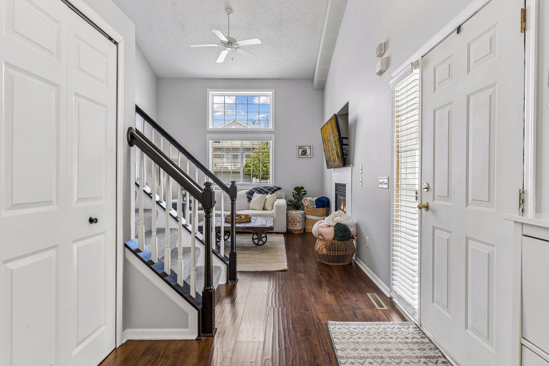 5035 Garland Lane N Unit: 5035E