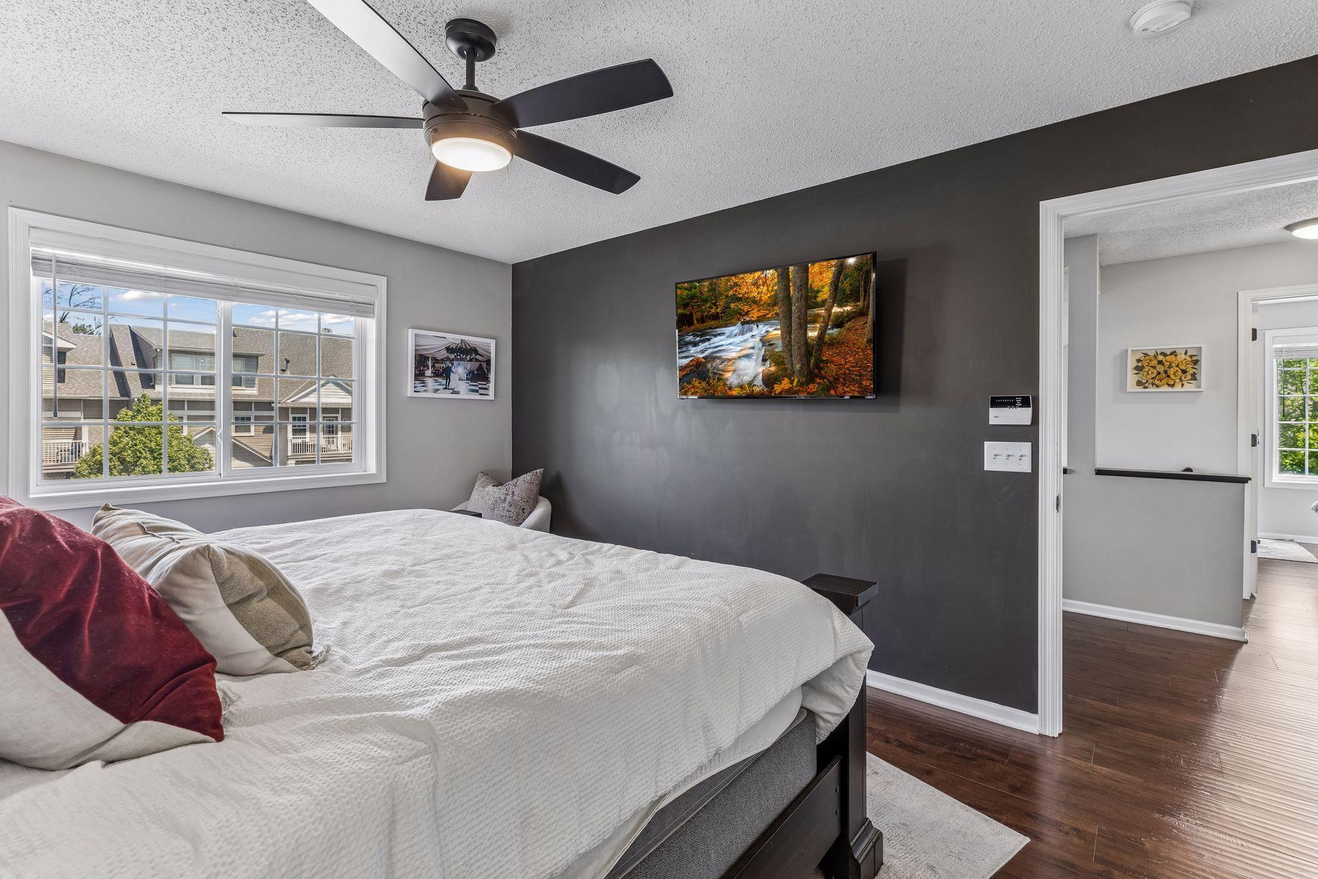 5035 Garland Lane N Unit: 5035E