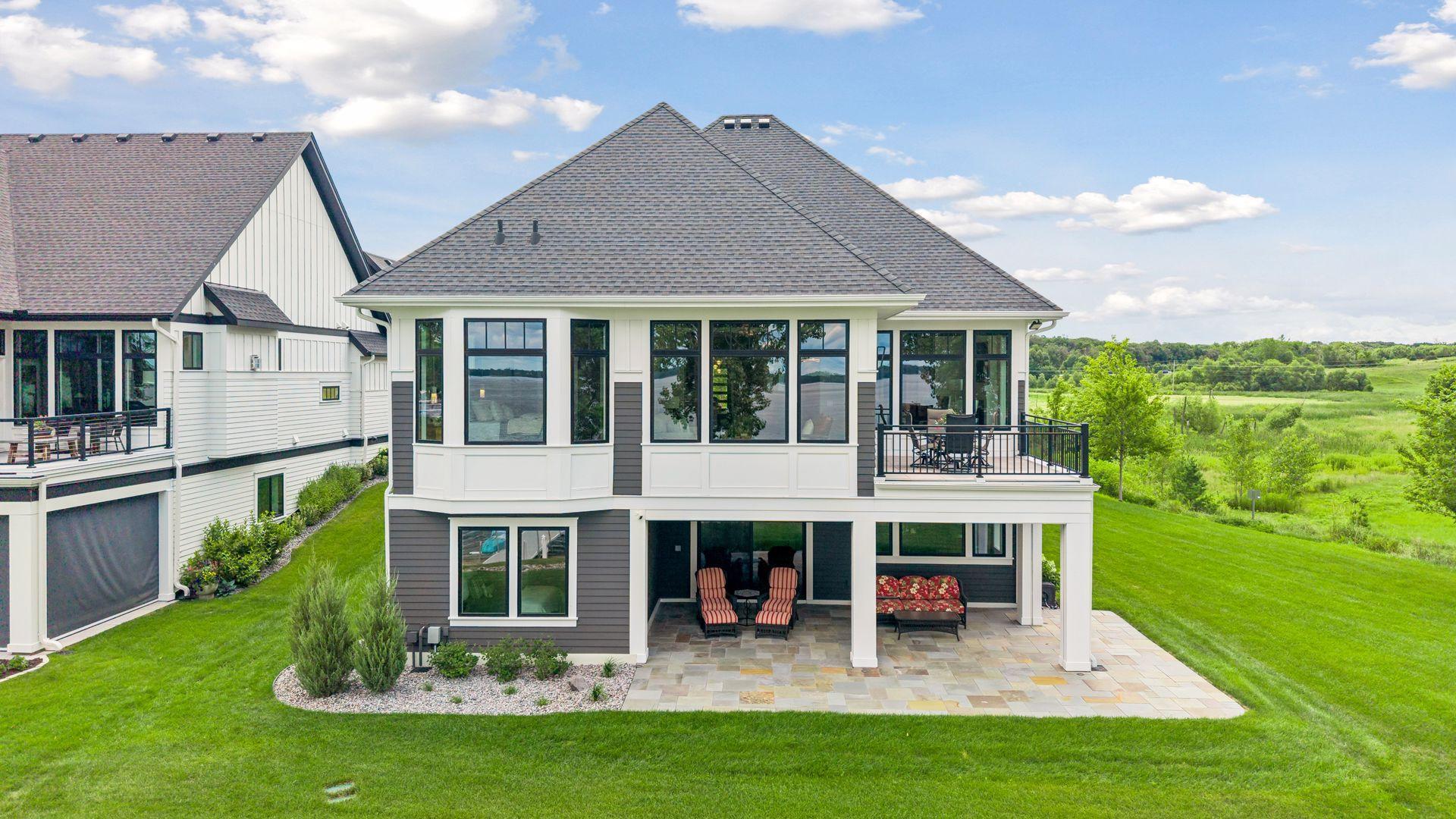 161 Lakeshore Circle