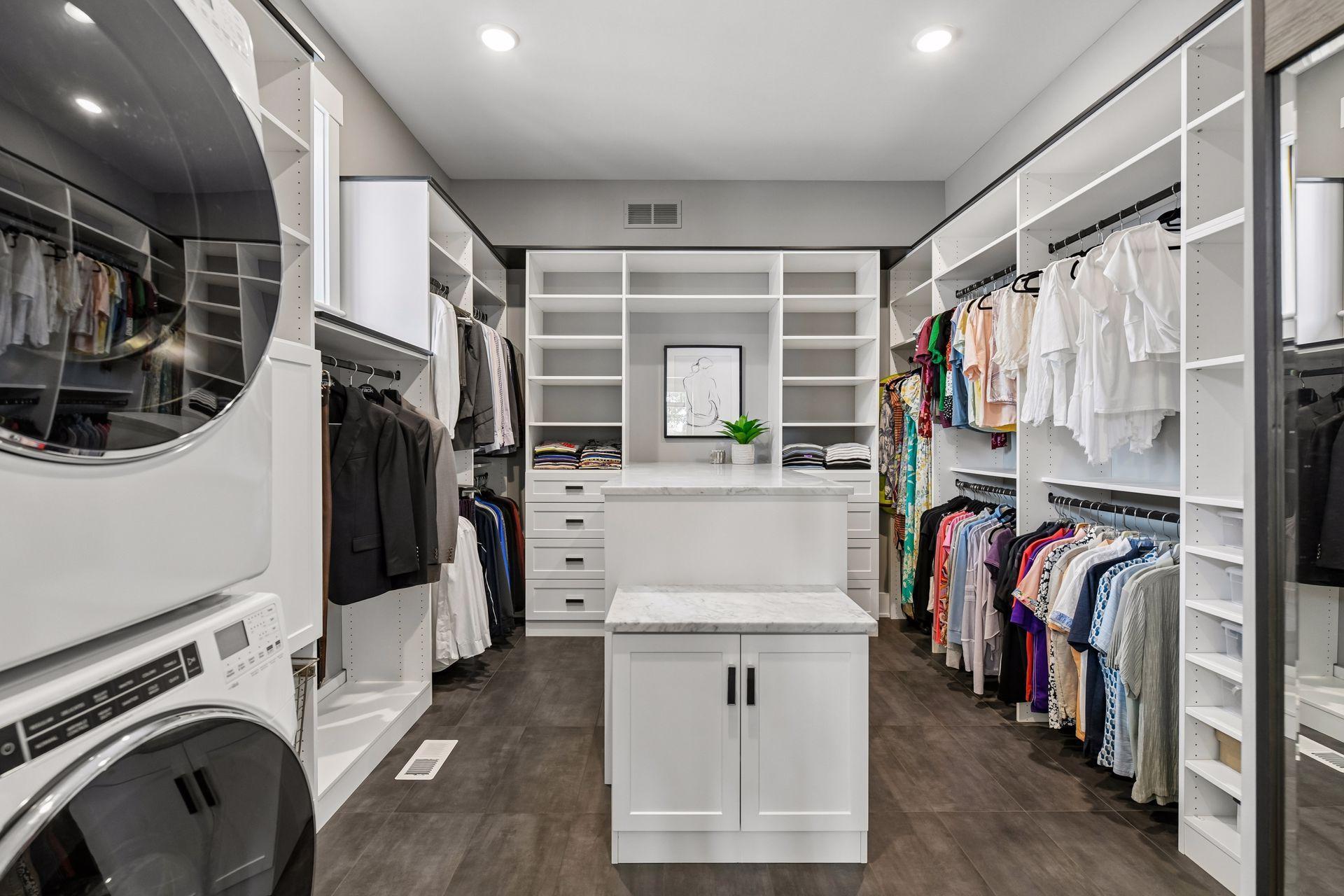161 Lakeshore Circle