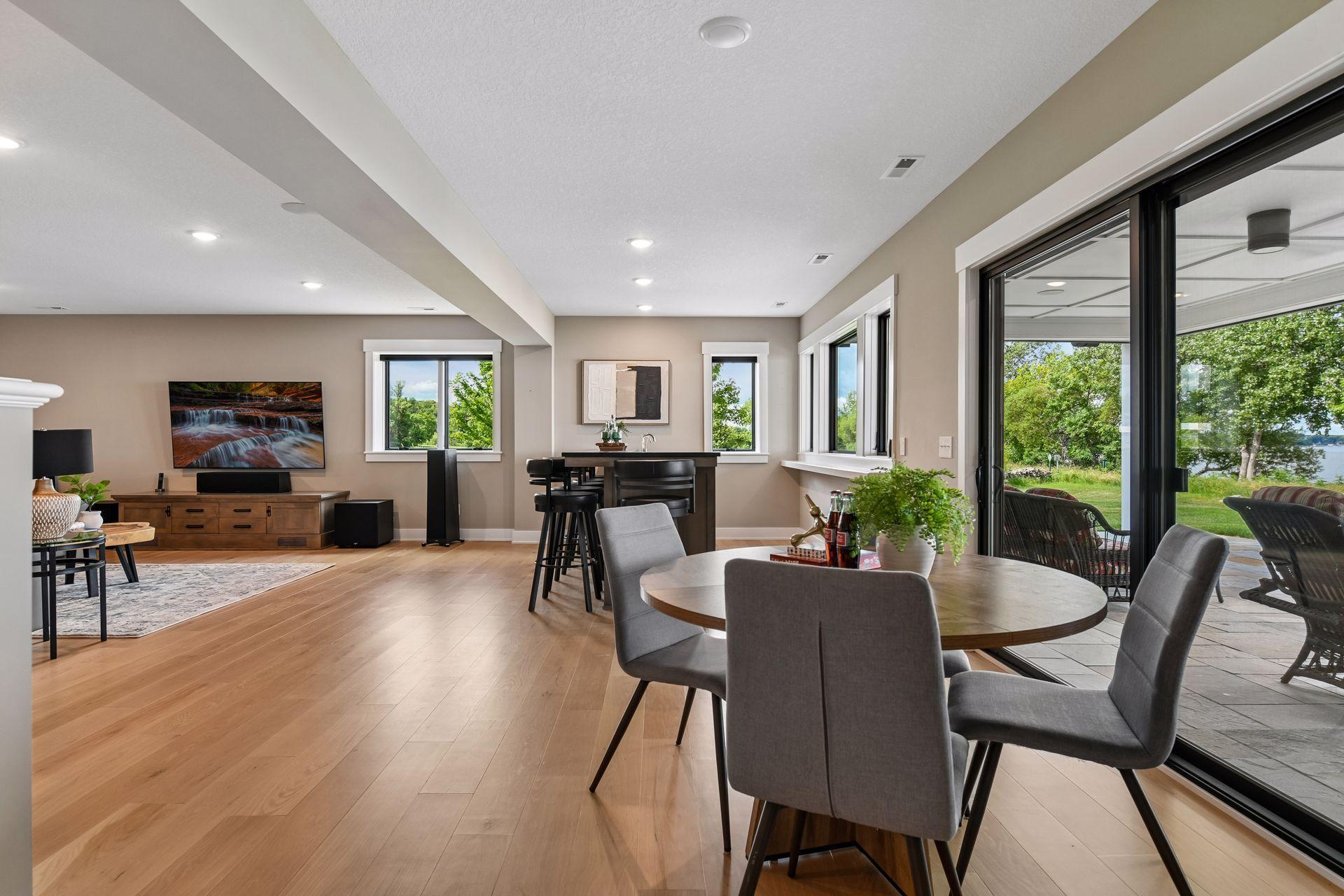 161 Lakeshore Circle