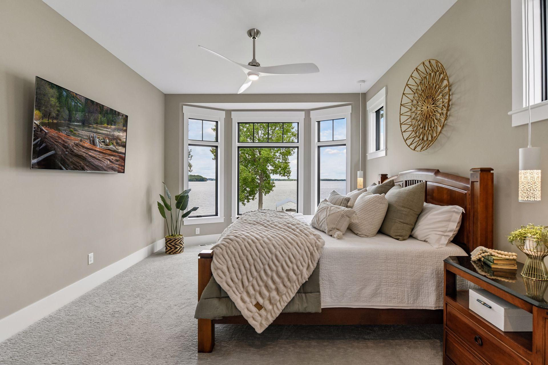161 Lakeshore Circle
