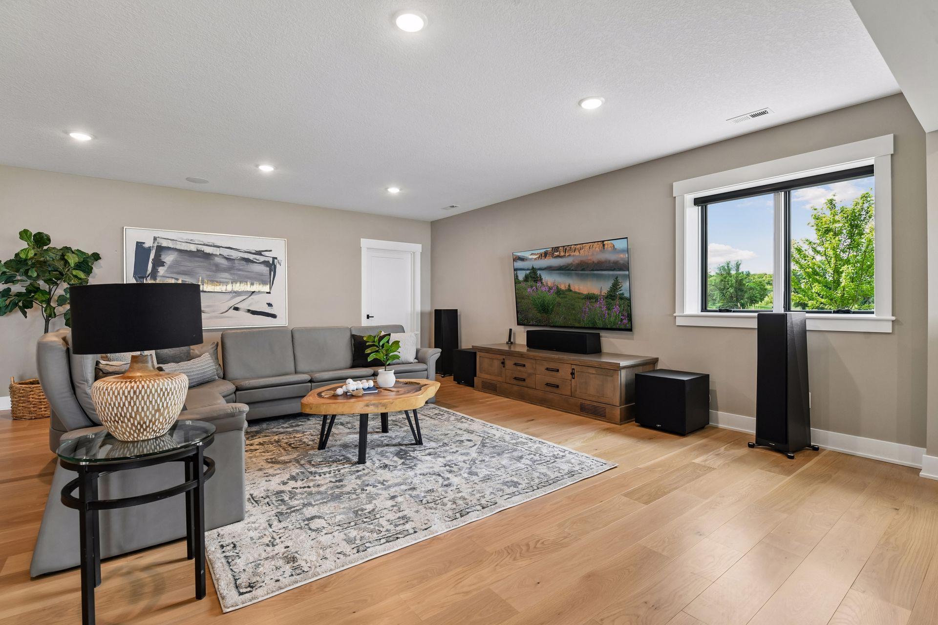 161 Lakeshore Circle
