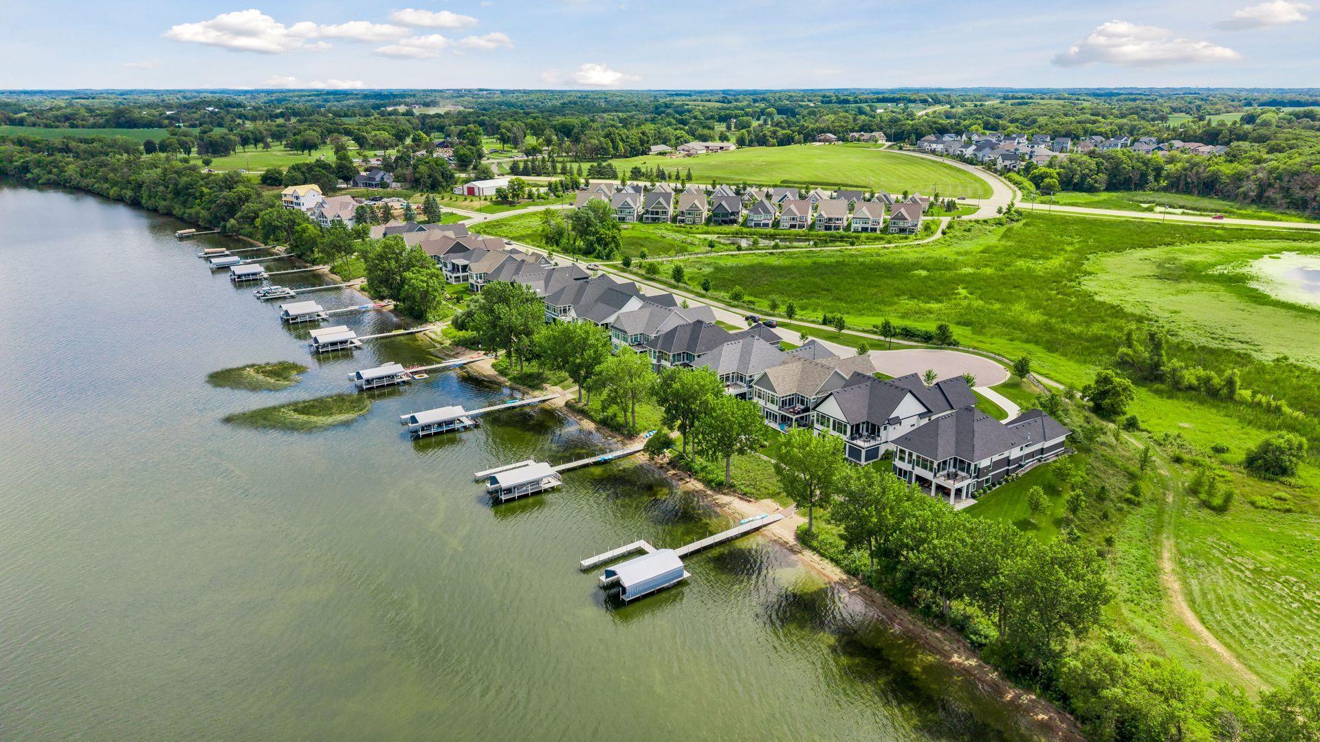 161 Lakeshore Circle