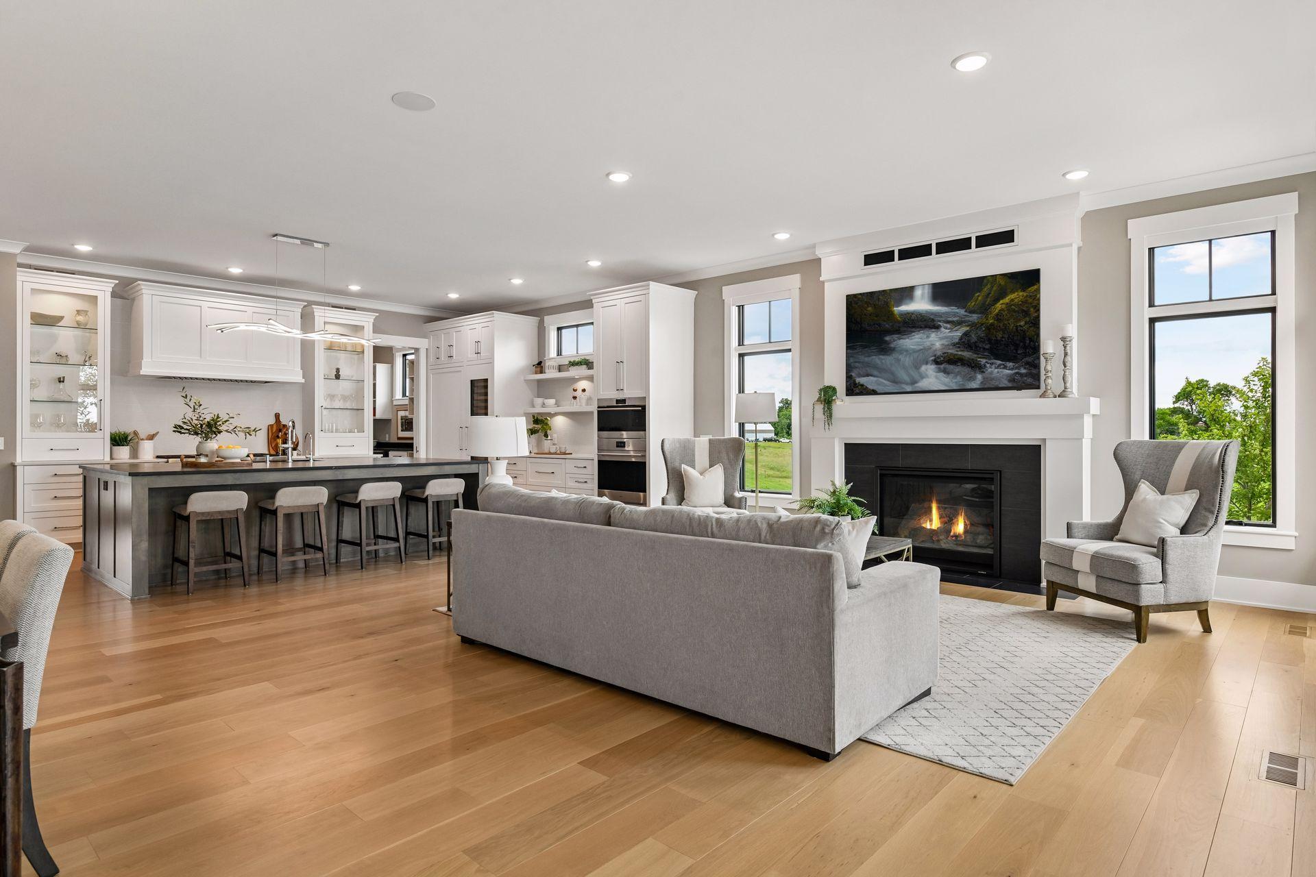 161 Lakeshore Circle