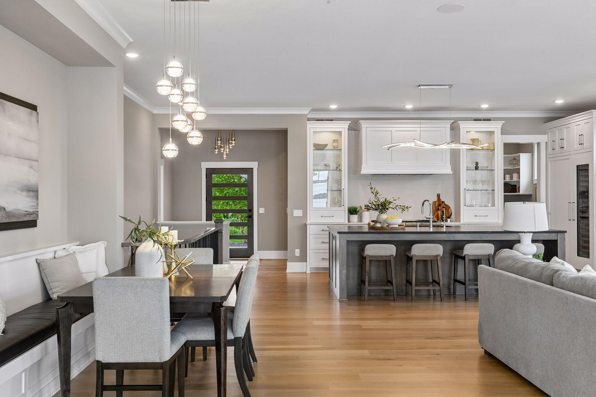 161 Lakeshore Circle