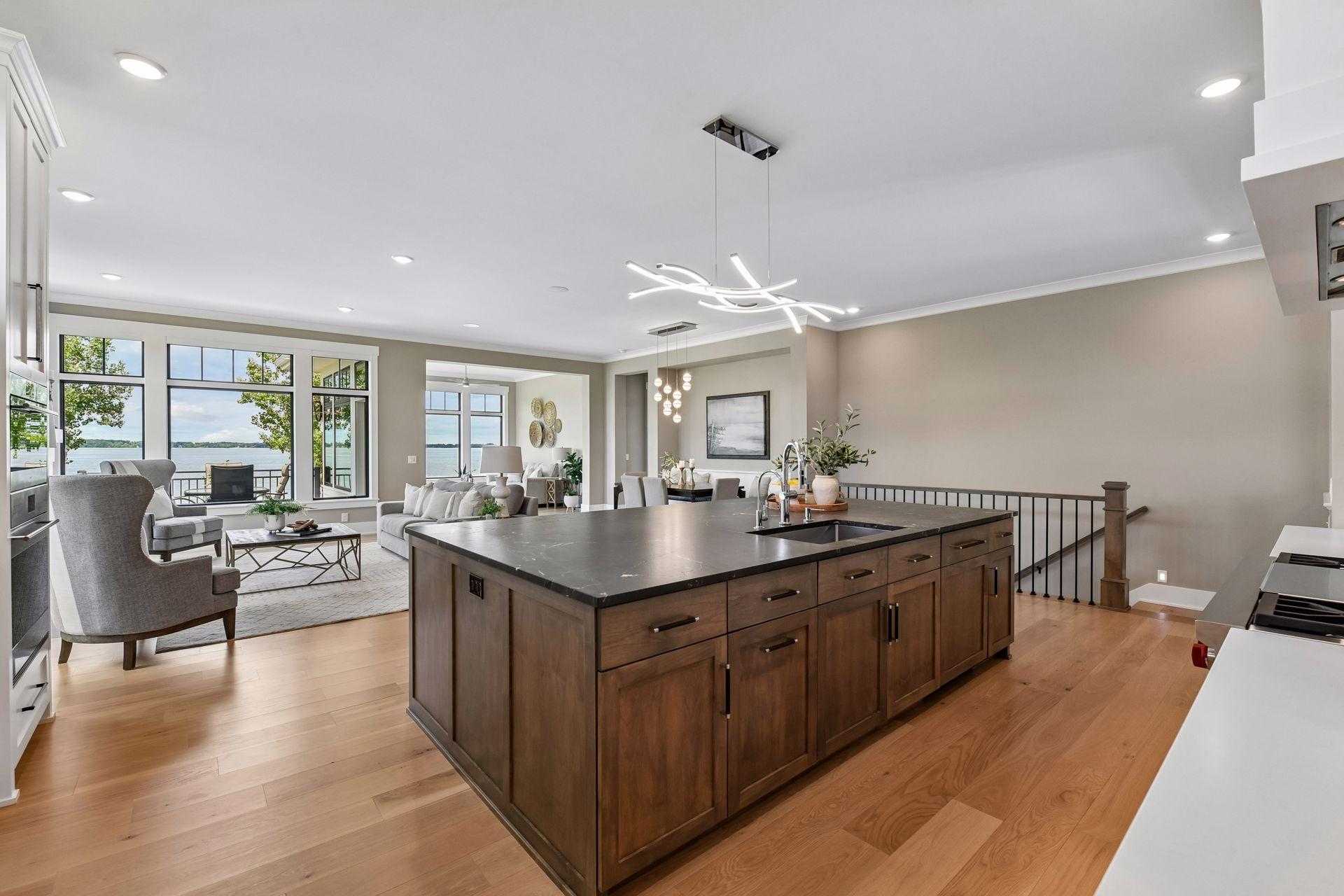 161 Lakeshore Circle