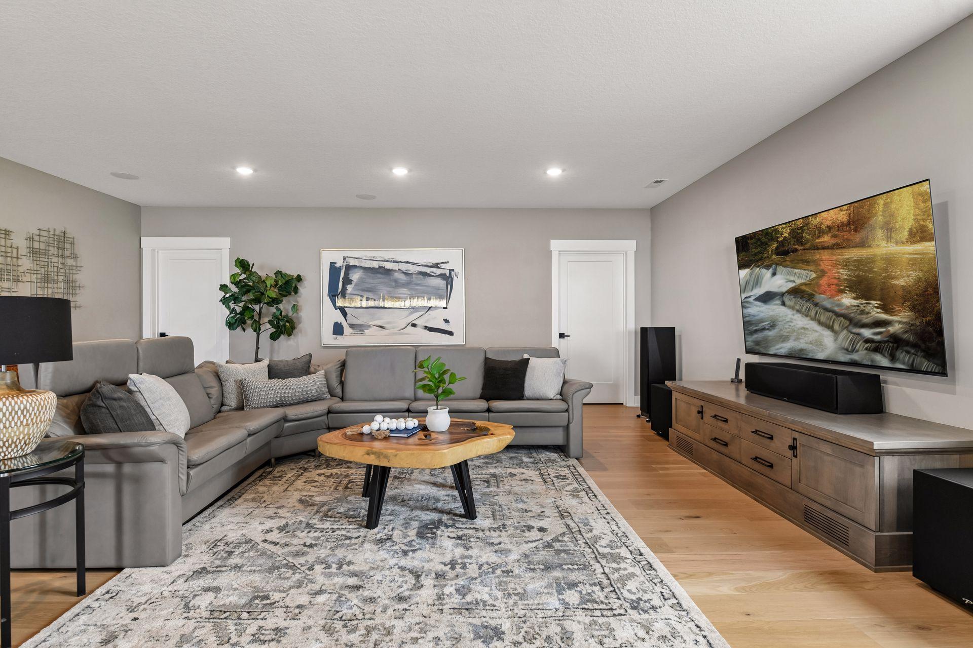 161 Lakeshore Circle