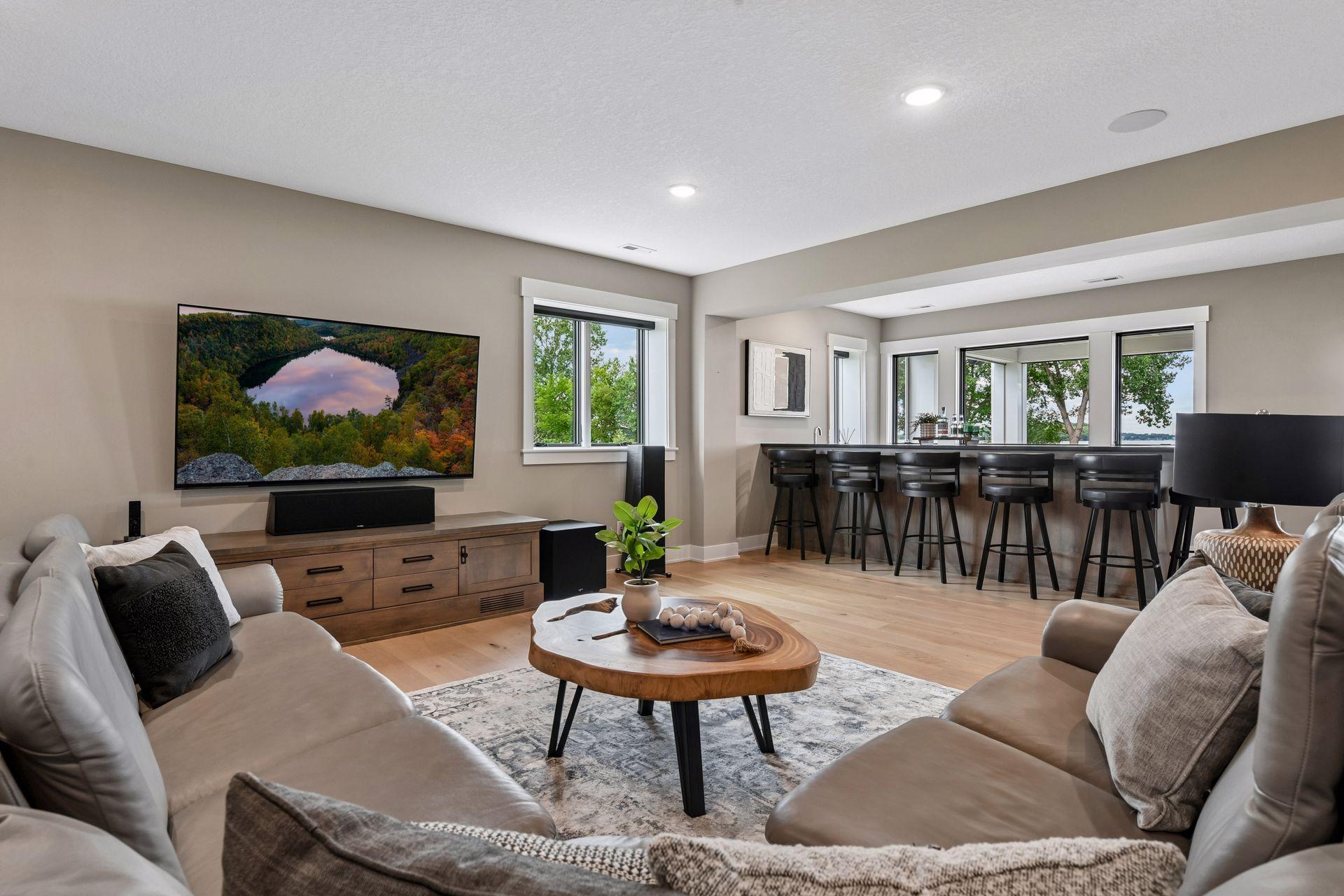 161 Lakeshore Circle