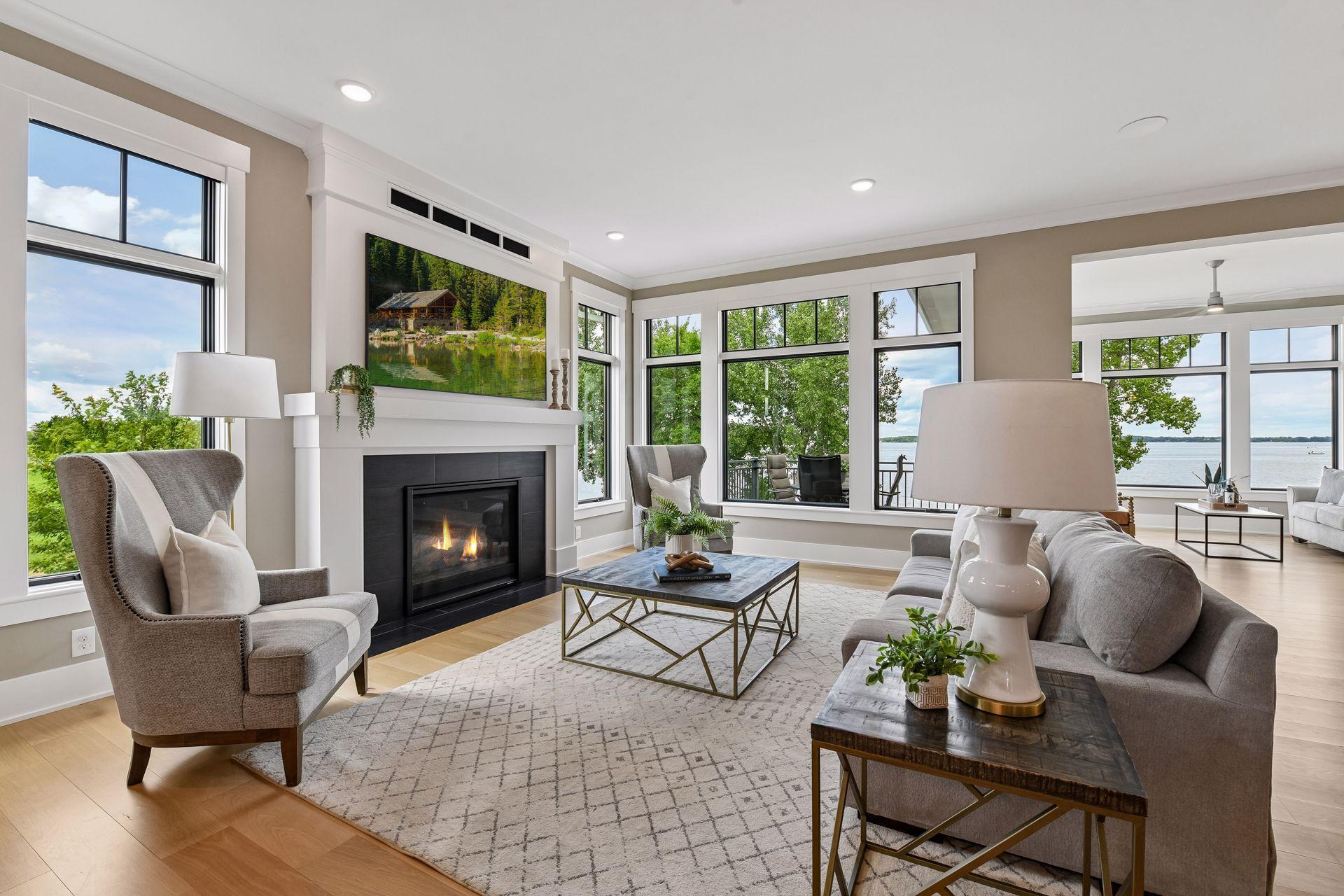 161 Lakeshore Circle