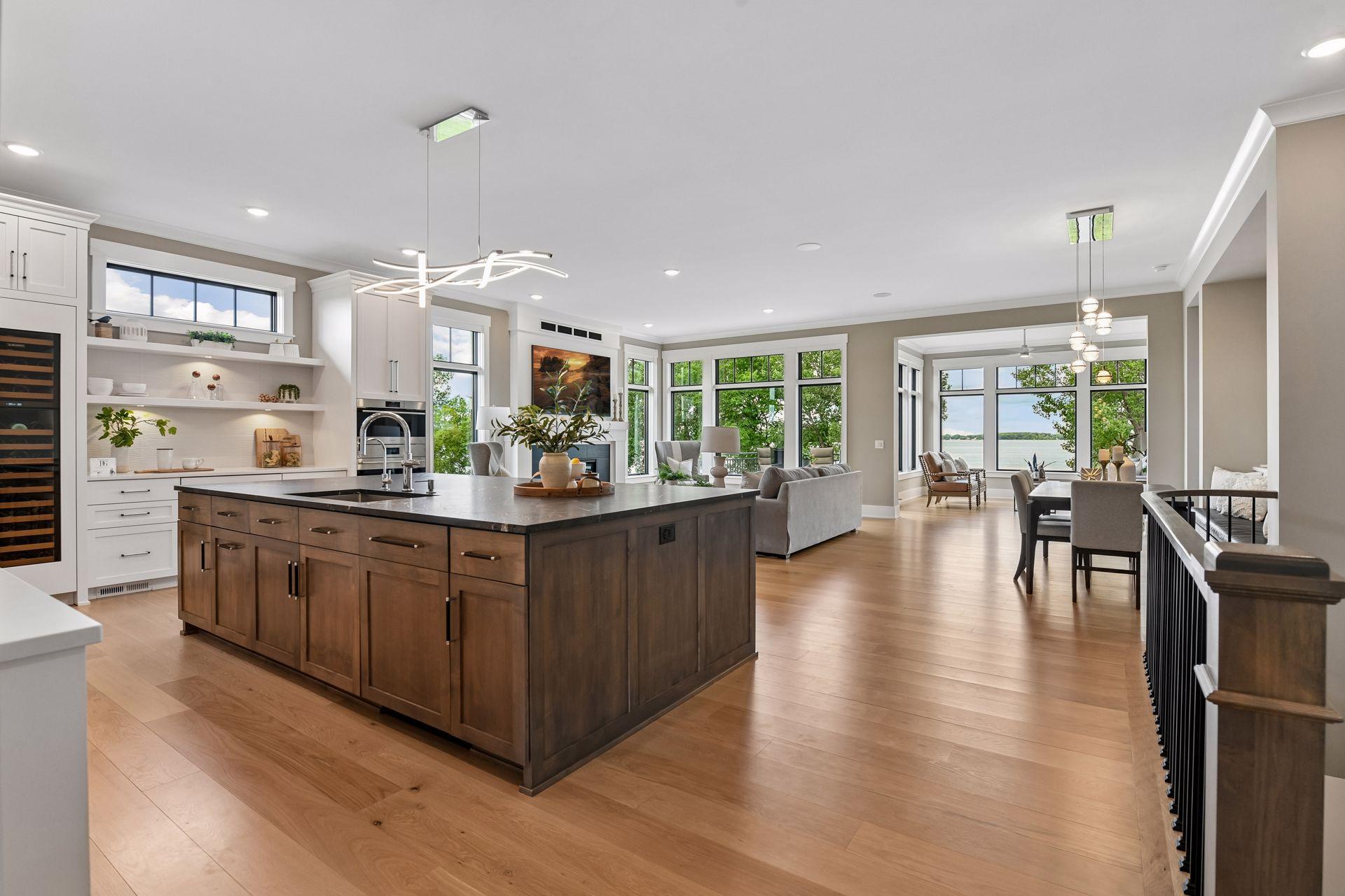 161 Lakeshore Circle