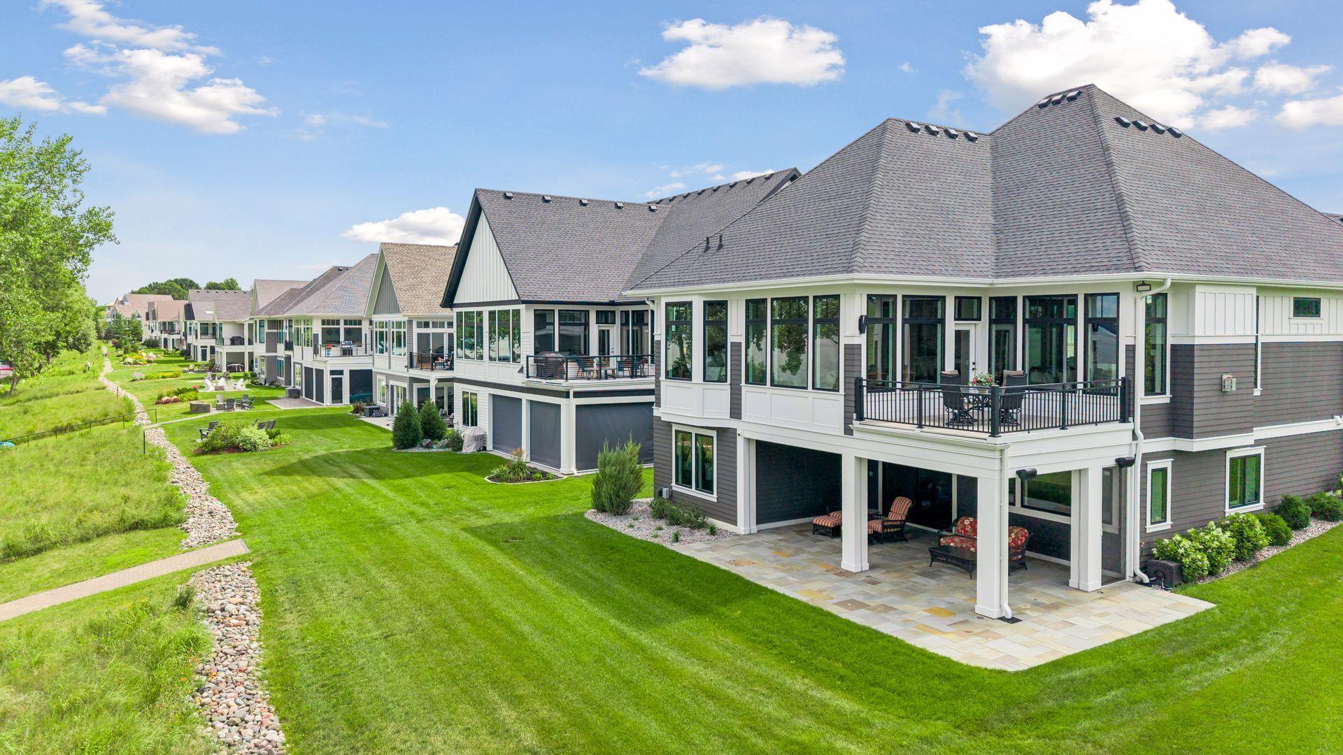 161 Lakeshore Circle