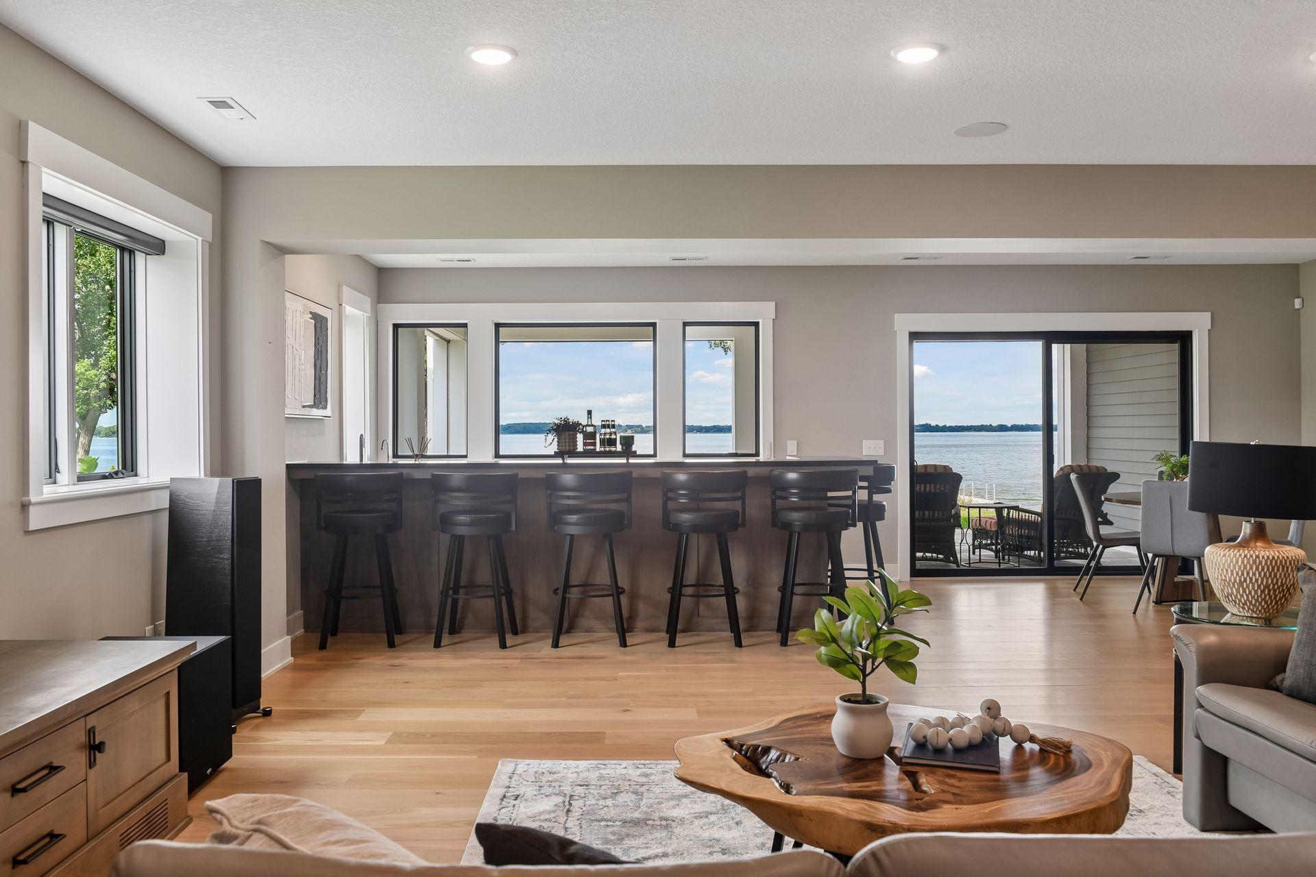161 Lakeshore Circle