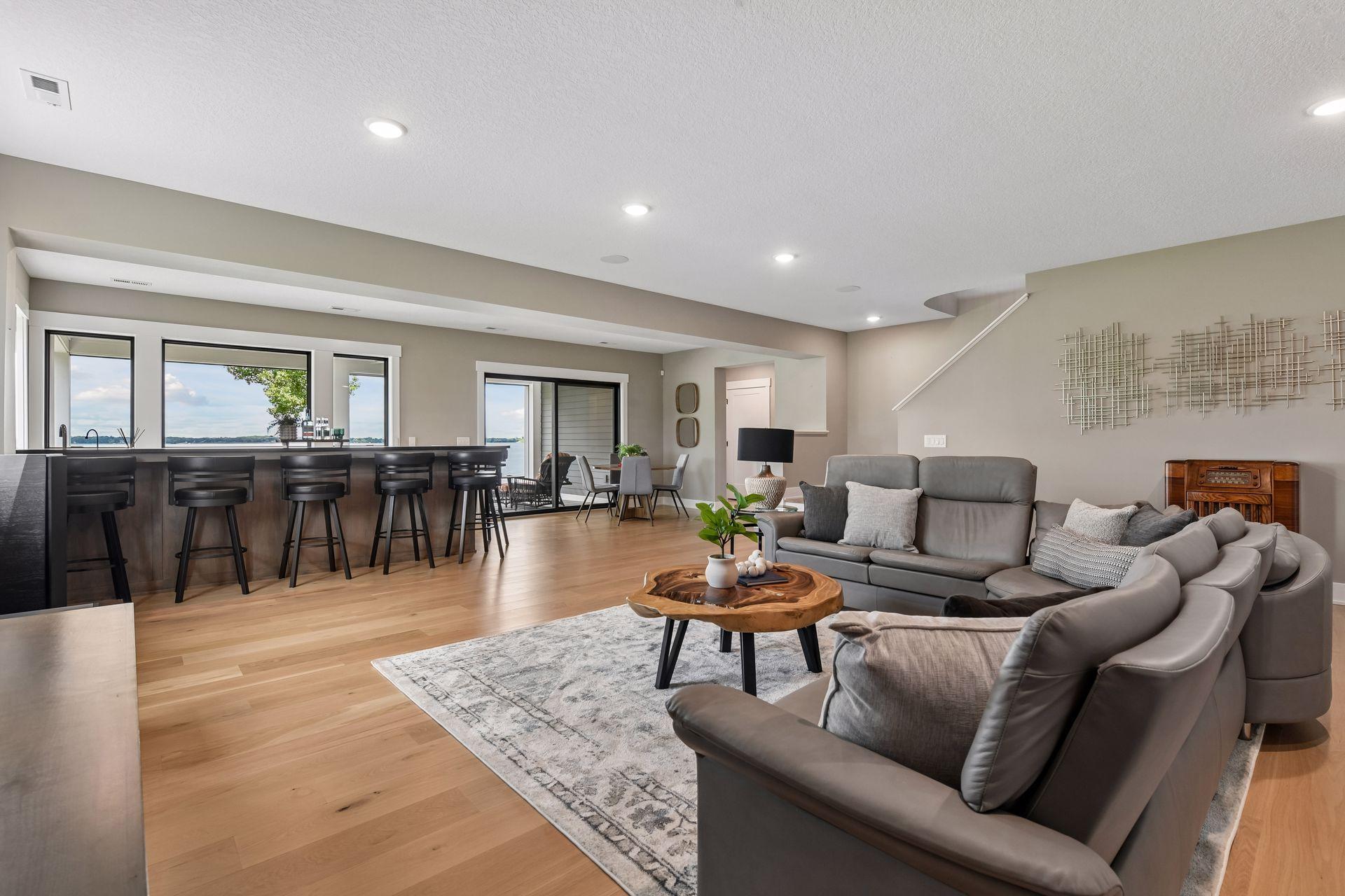 161 Lakeshore Circle