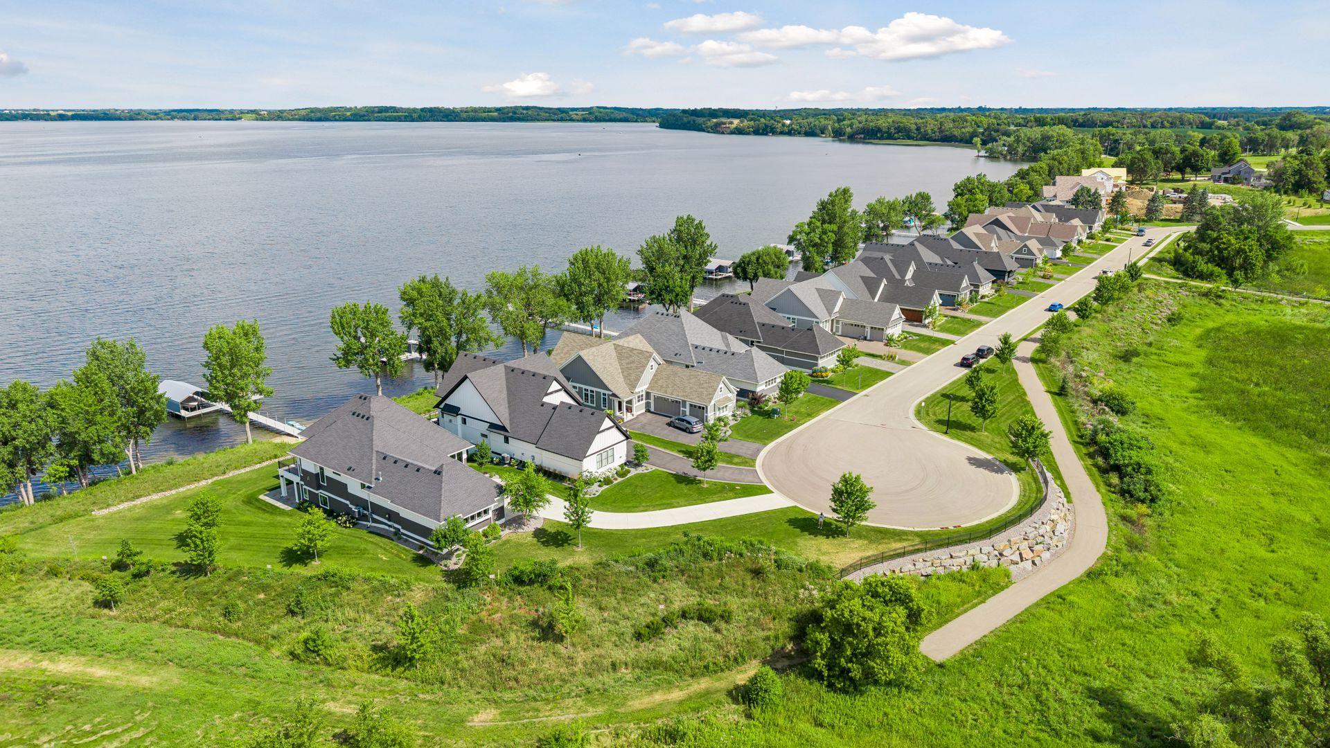 161 Lakeshore Circle