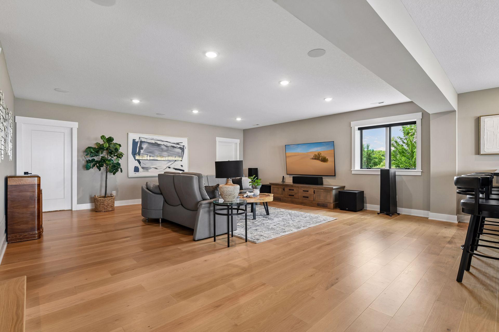 161 Lakeshore Circle