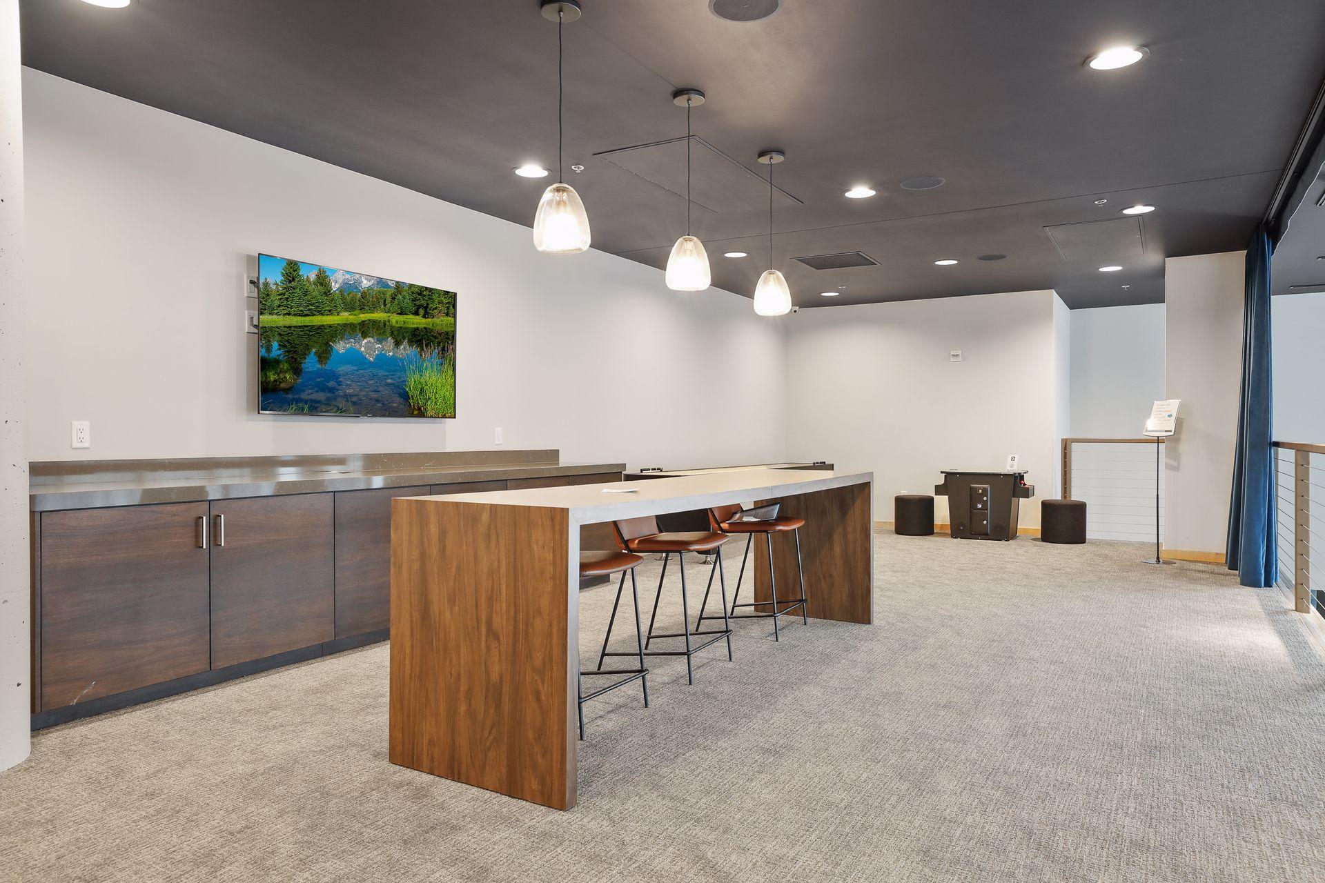 215 10th Avenue S Unit: 533