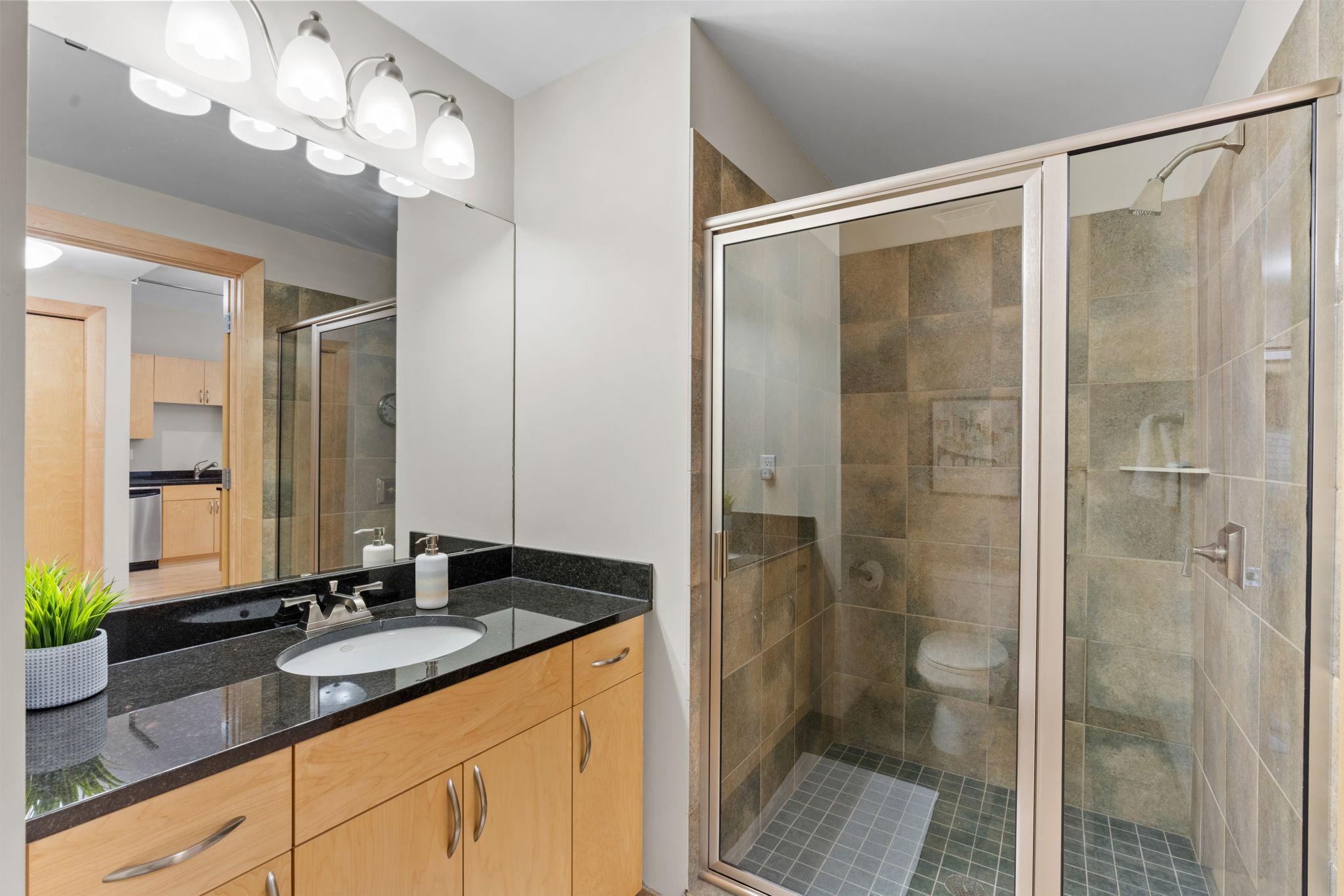215 10th Avenue S Unit: 533