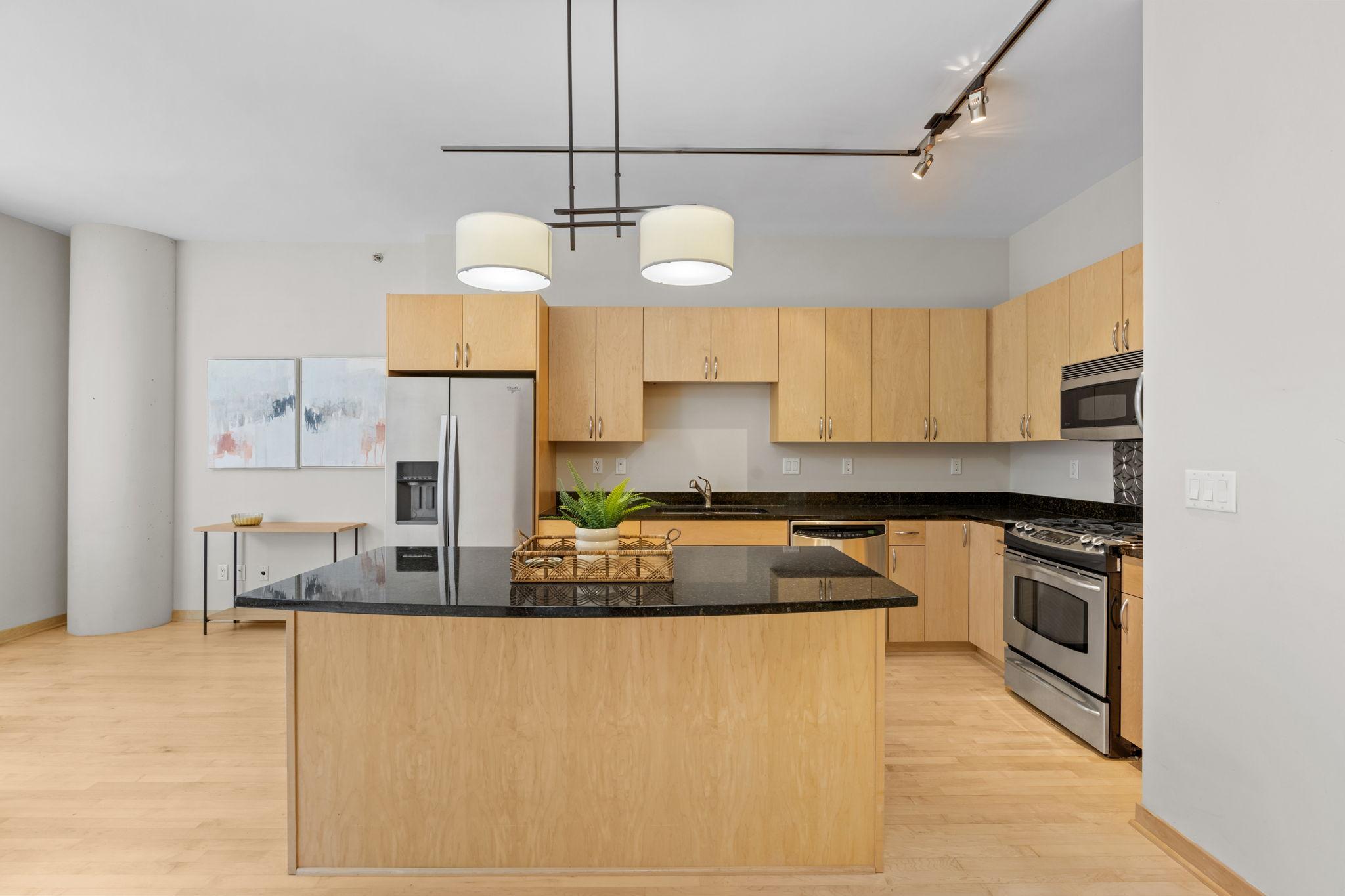215 10th Avenue S Unit: 533