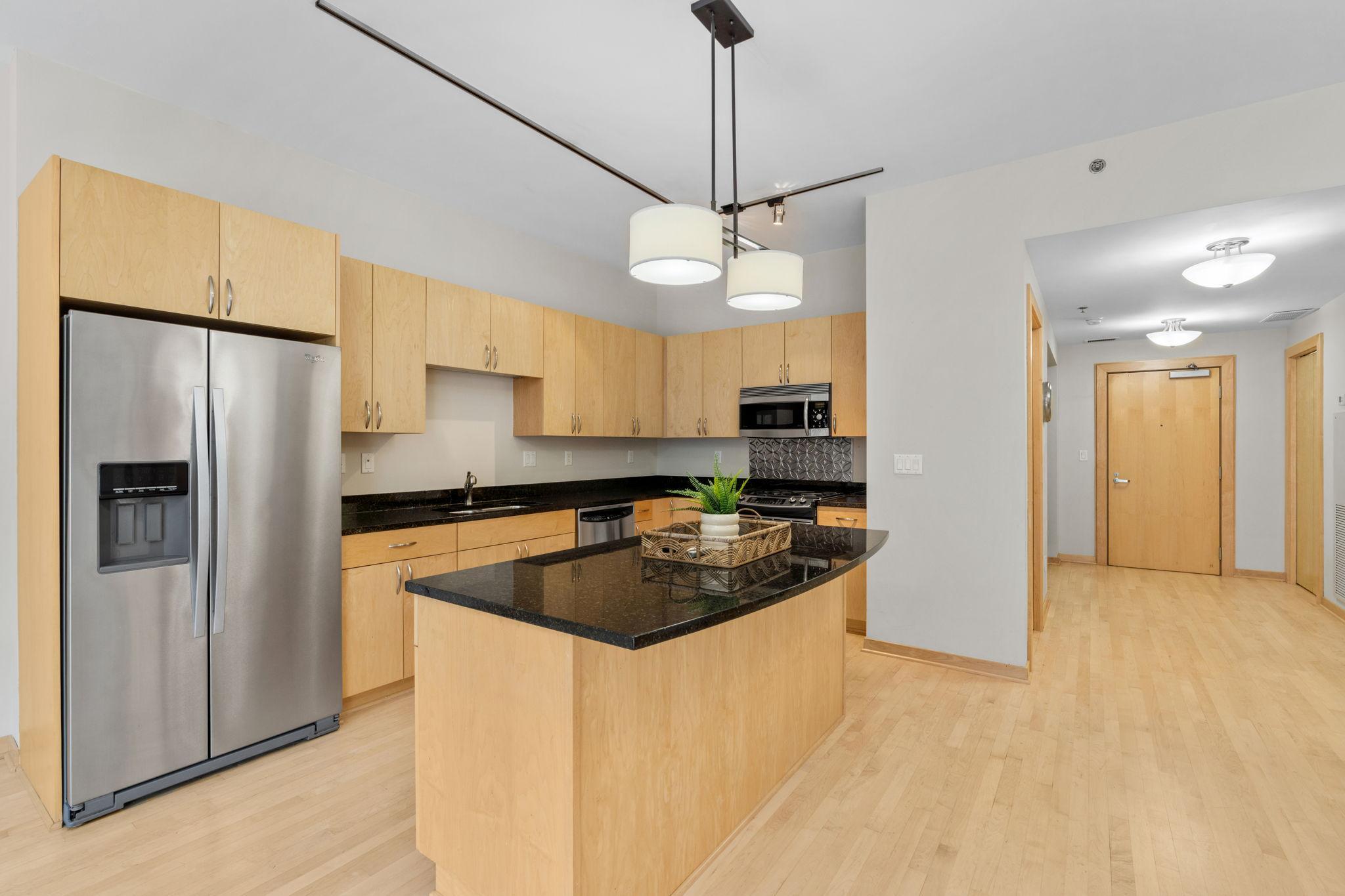 215 10th Avenue S Unit: 533