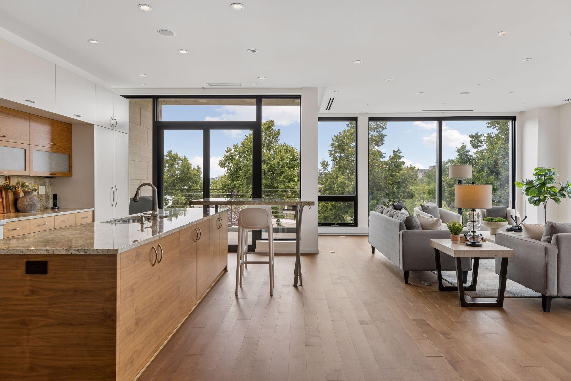1805 W Lake Street Unit: 202