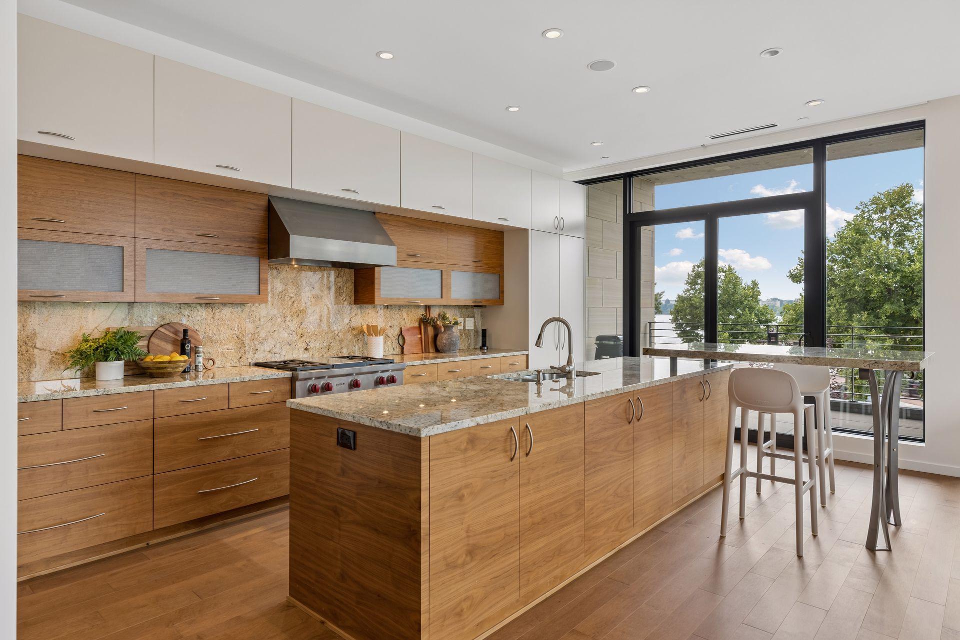 1805 W Lake Street Unit: 202