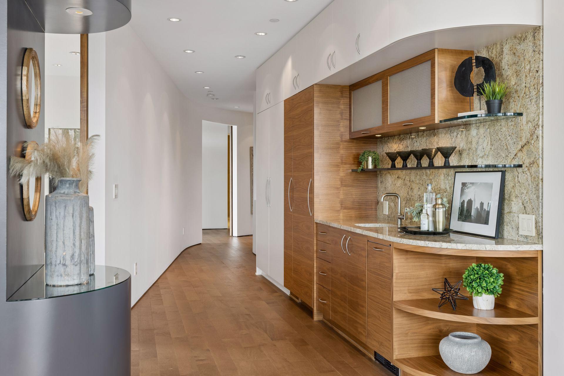 1805 W Lake Street Unit: 202