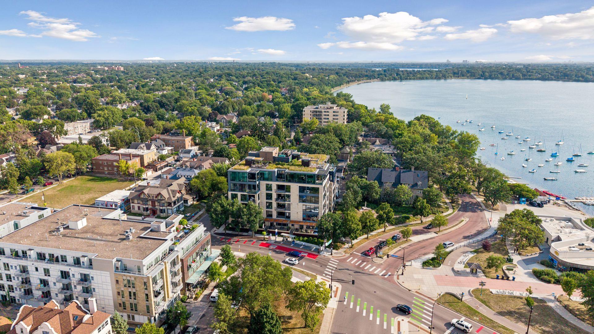 1805 W Lake Street Unit: 202