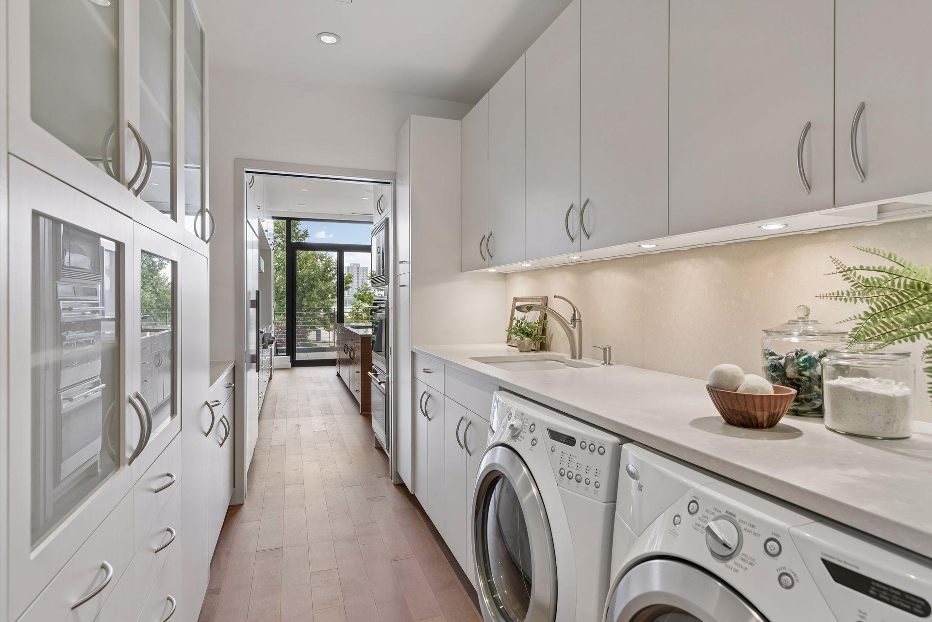 1805 W Lake Street Unit: 202