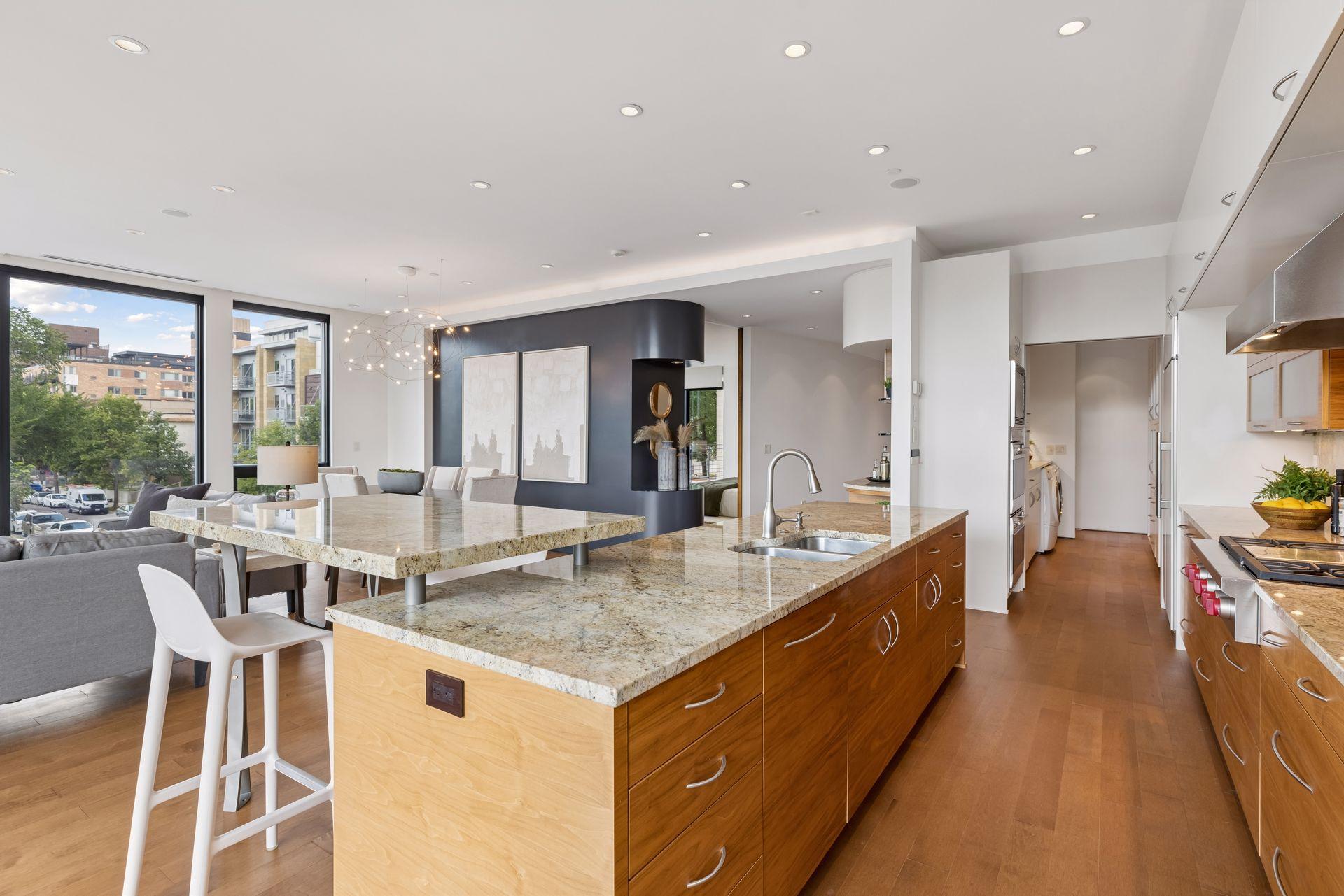 1805 W Lake Street Unit: 202