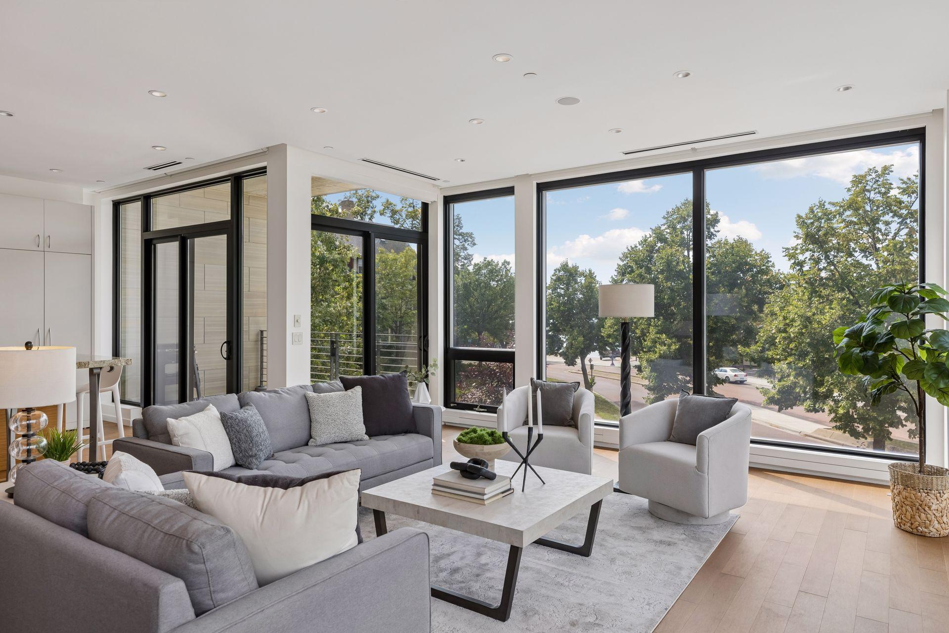 1805 W Lake Street Unit: 202