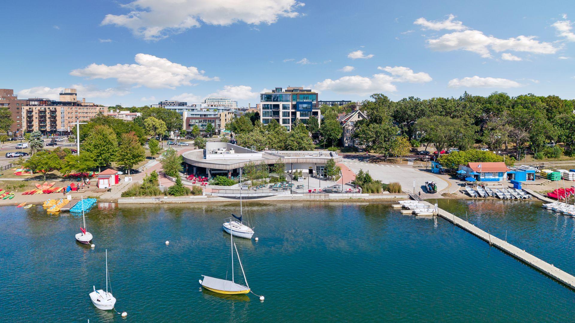 1805 W Lake Street Unit 202 Minneapolis Mn Us 55408 Nst7100384