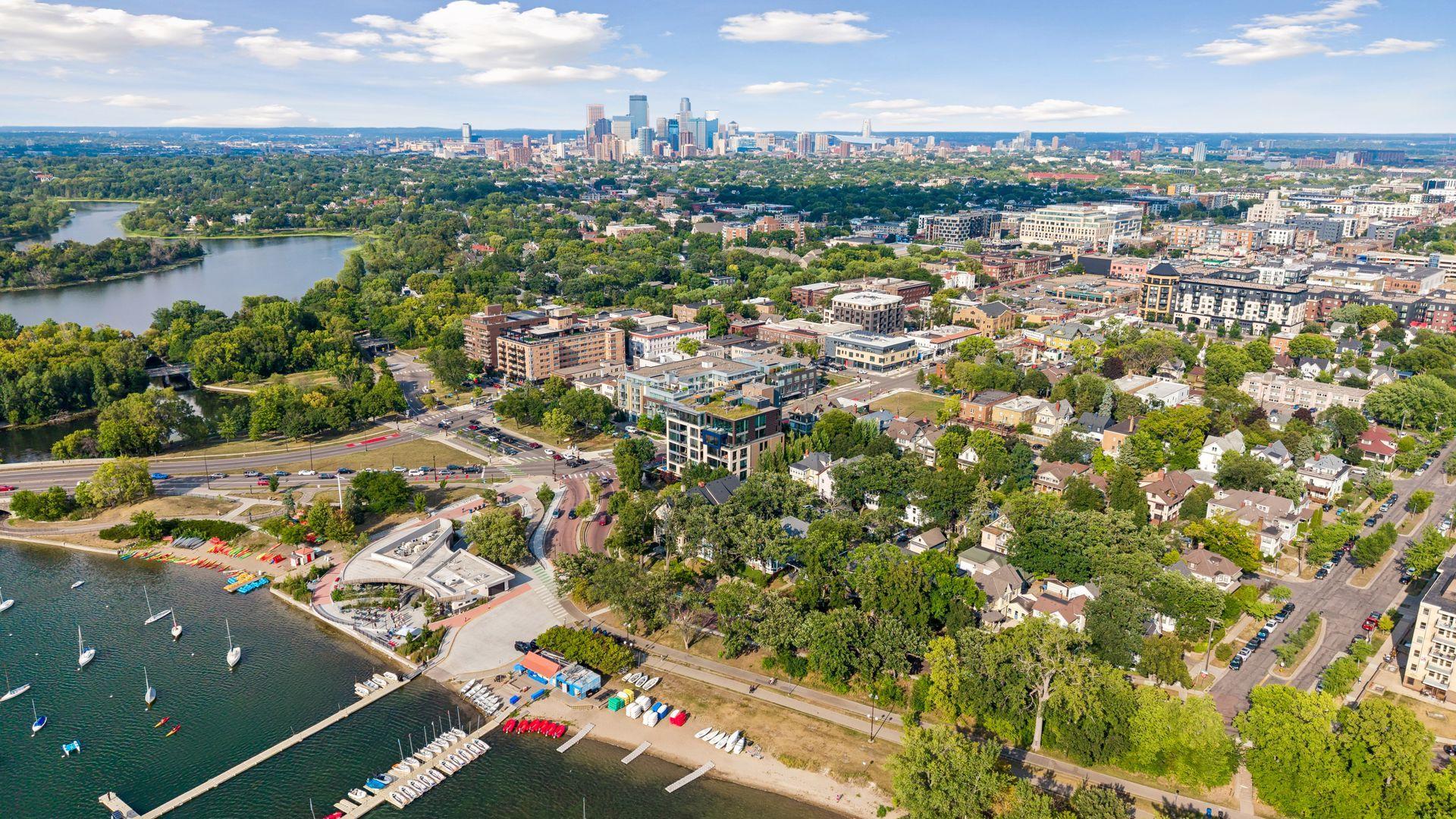 1805 W Lake Street Unit: 202