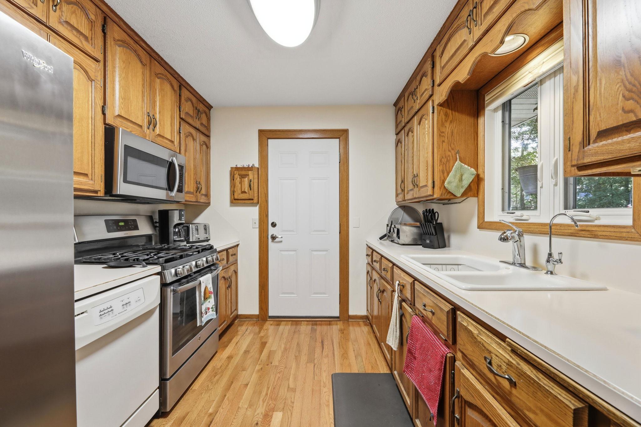250 Glenbrook Road N