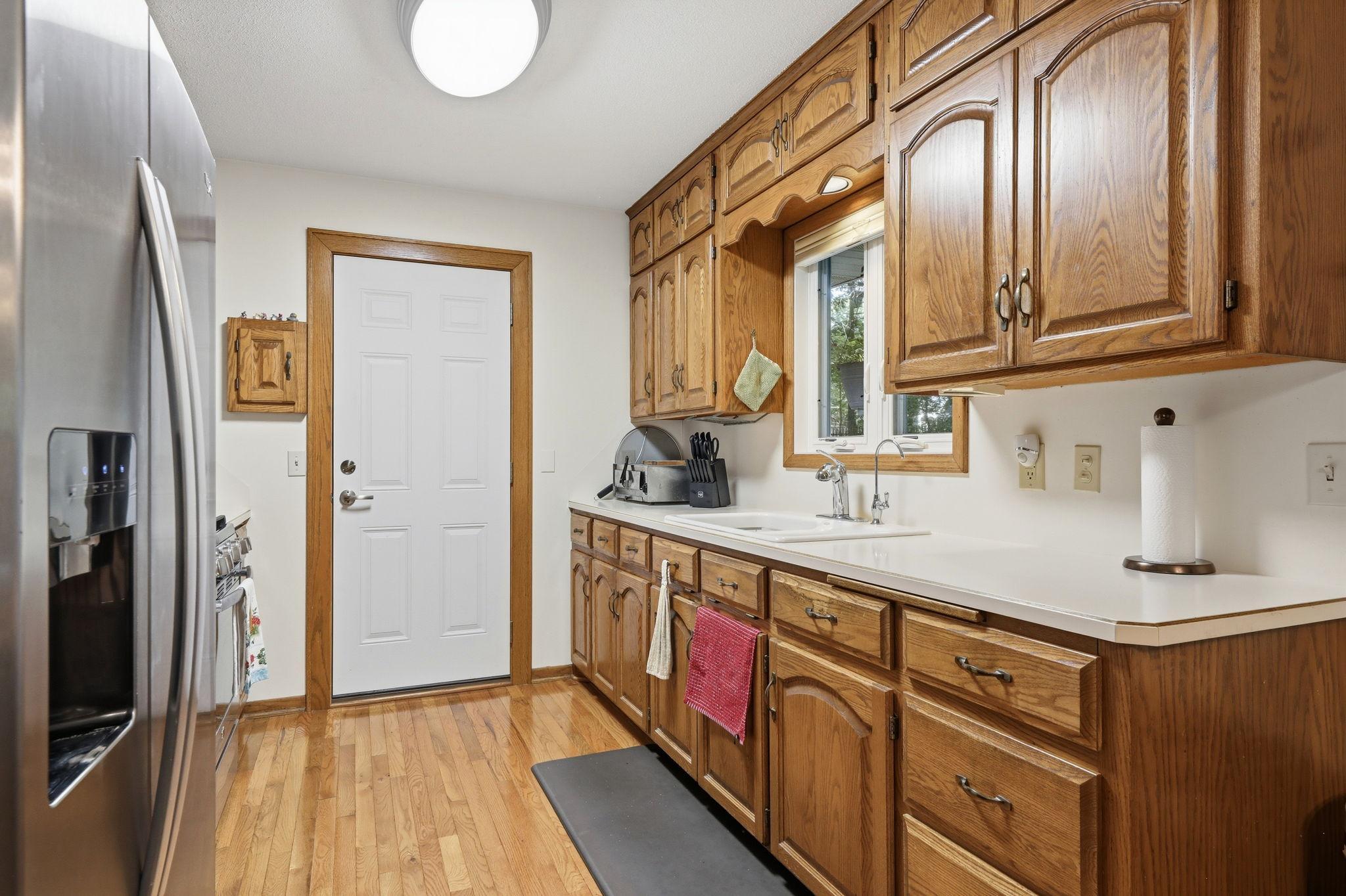 250 Glenbrook Road N