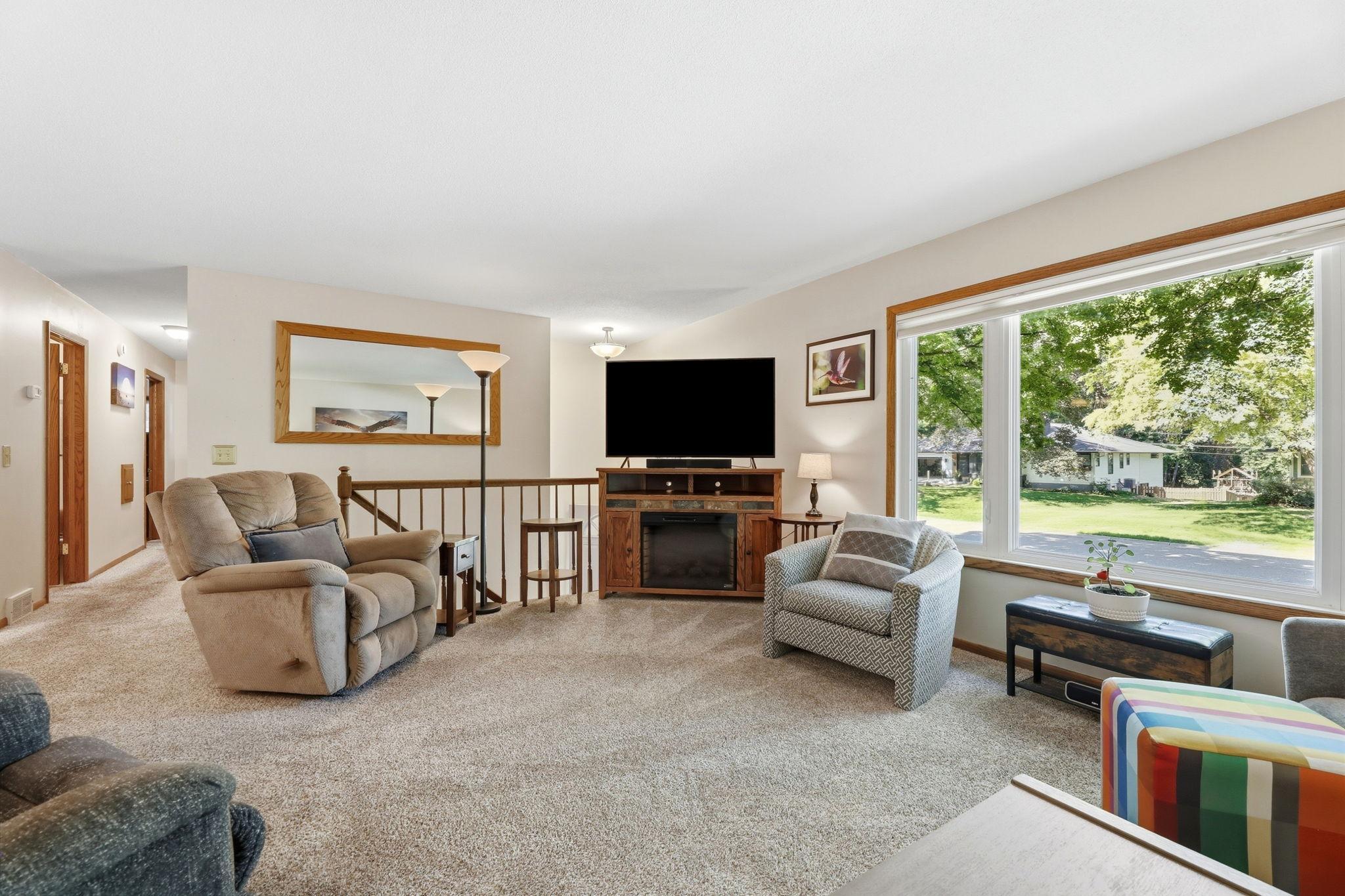 250 Glenbrook Road N