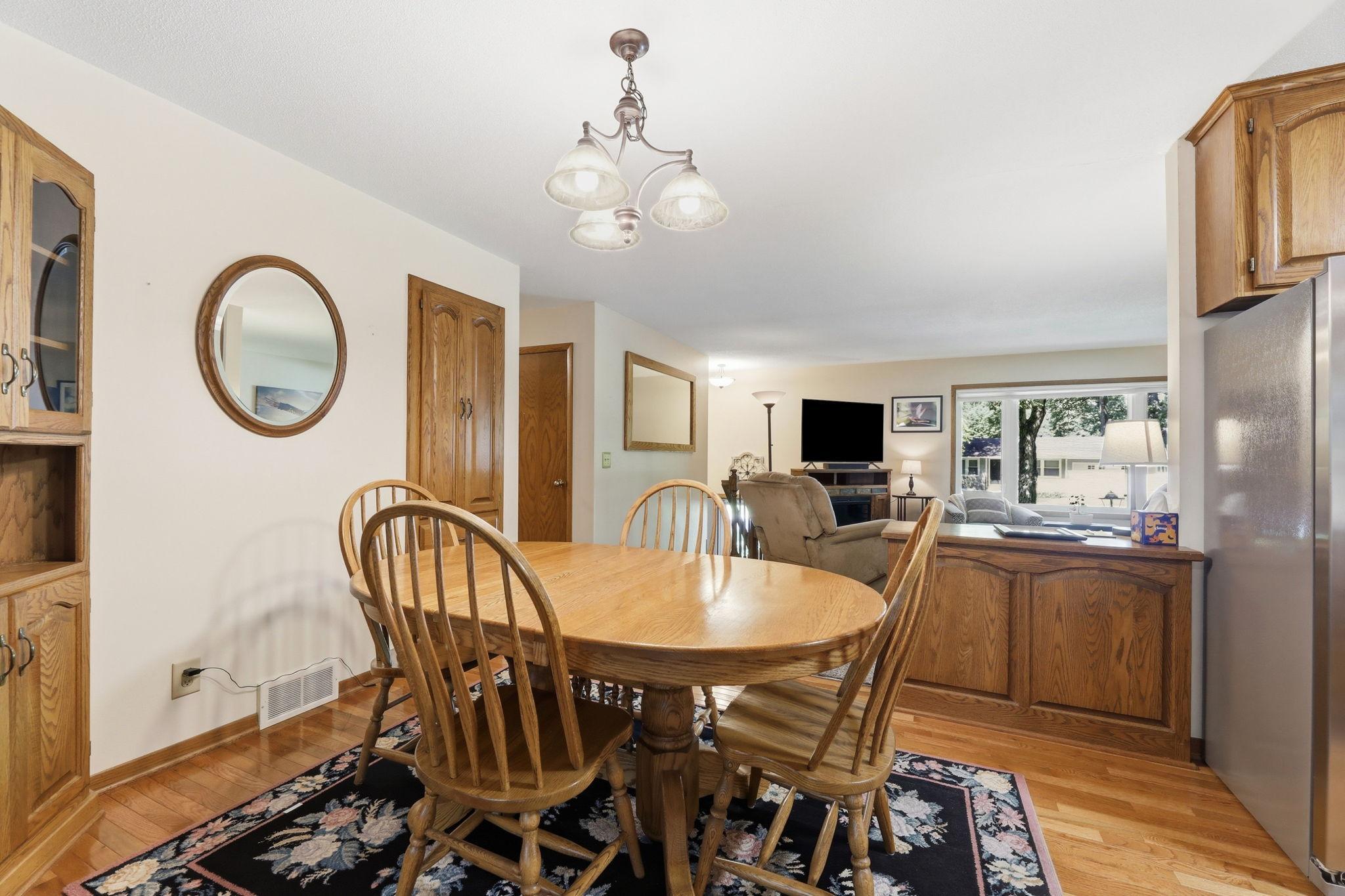 250 Glenbrook Road N