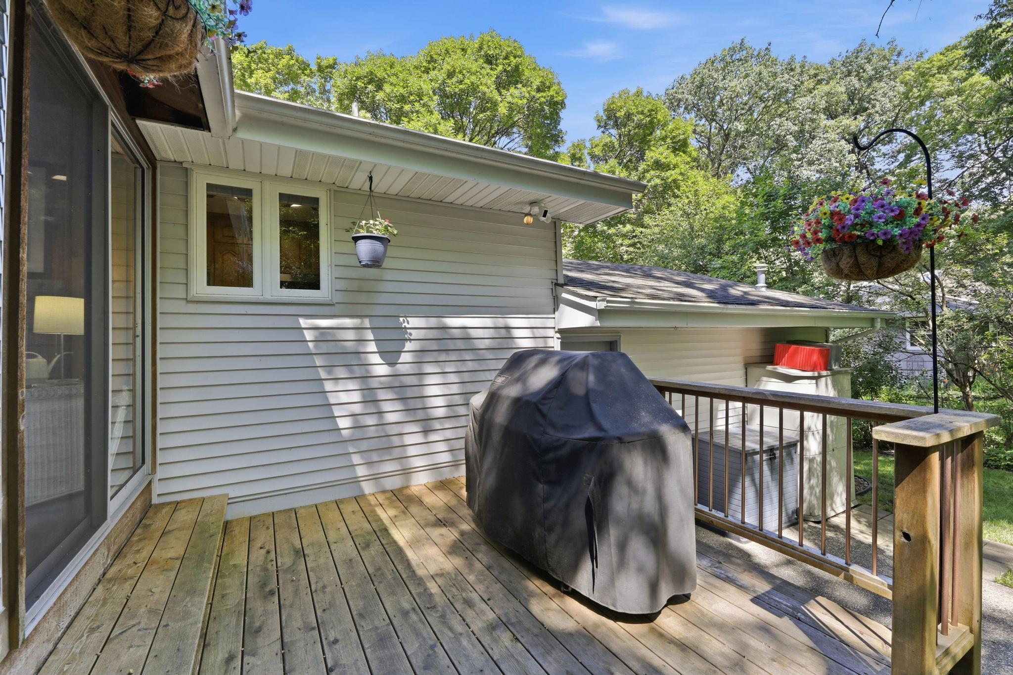 250 Glenbrook Road N