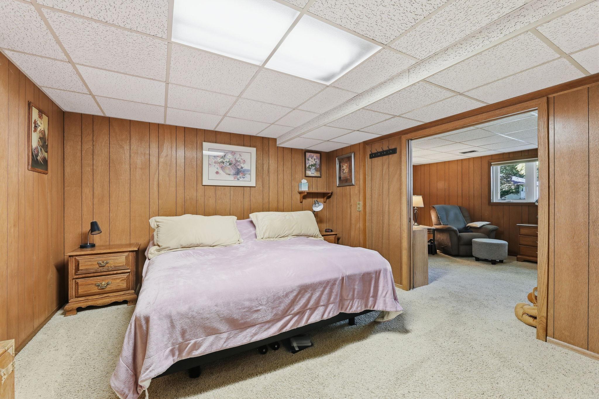 250 Glenbrook Road N