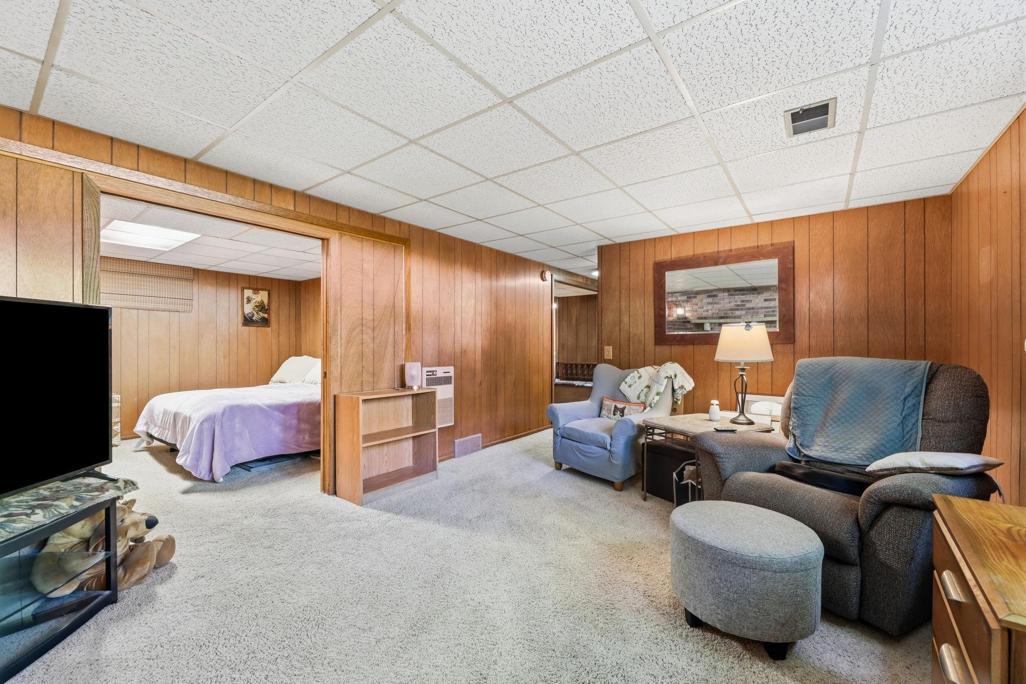 250 Glenbrook Road N