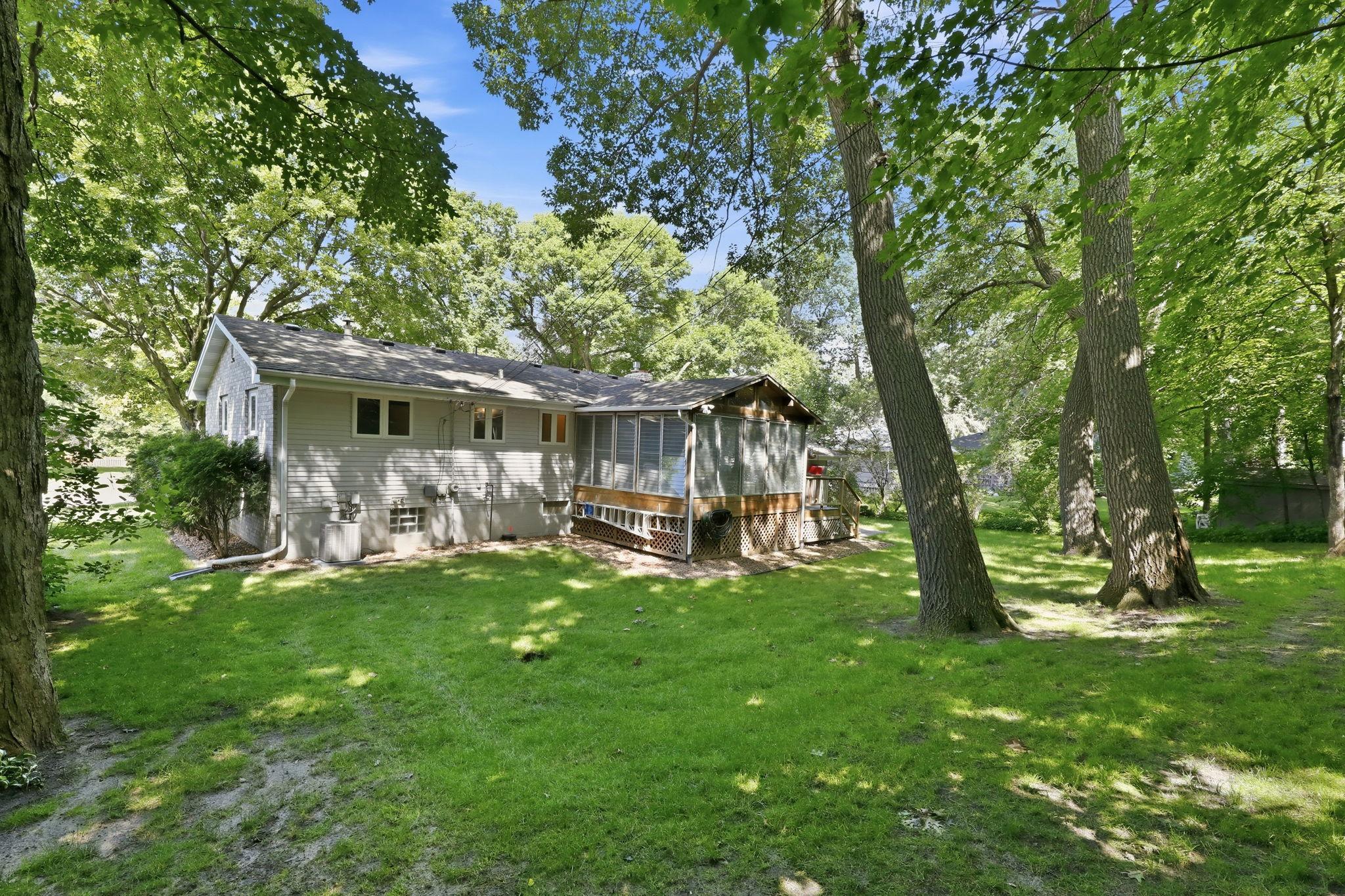 250 Glenbrook Road N