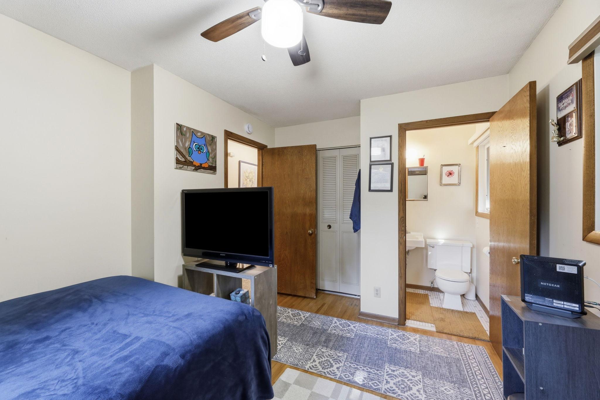 250 Glenbrook Road N