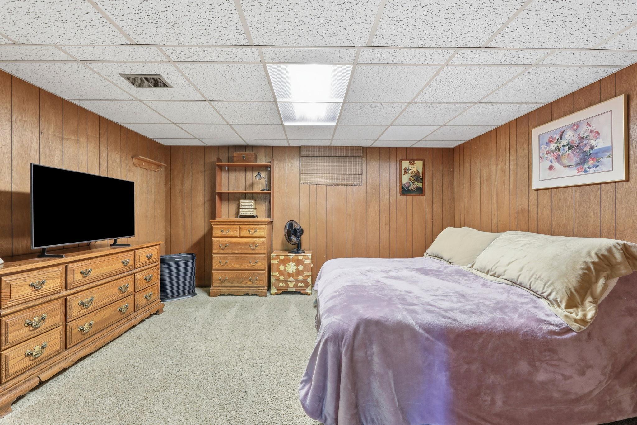 250 Glenbrook Road N